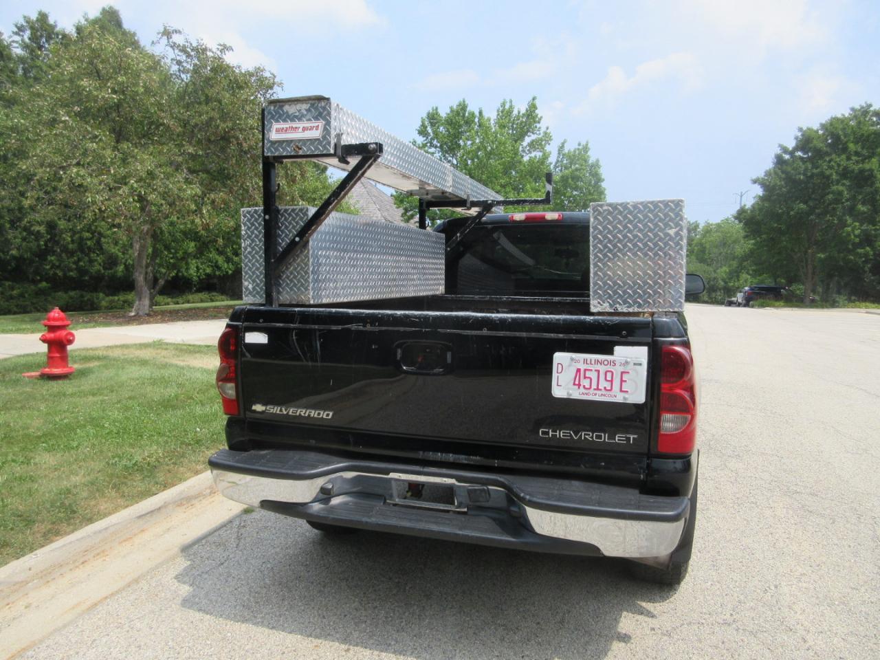 Chevrolet Silverado 1500 Ext Cab 143.5" WB 4WD LS 2005