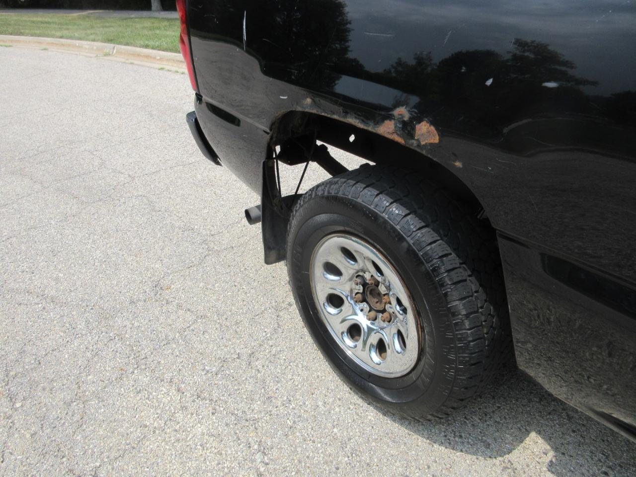 Chevrolet Silverado 1500 Ext Cab 143.5" WB 4WD LS 2005