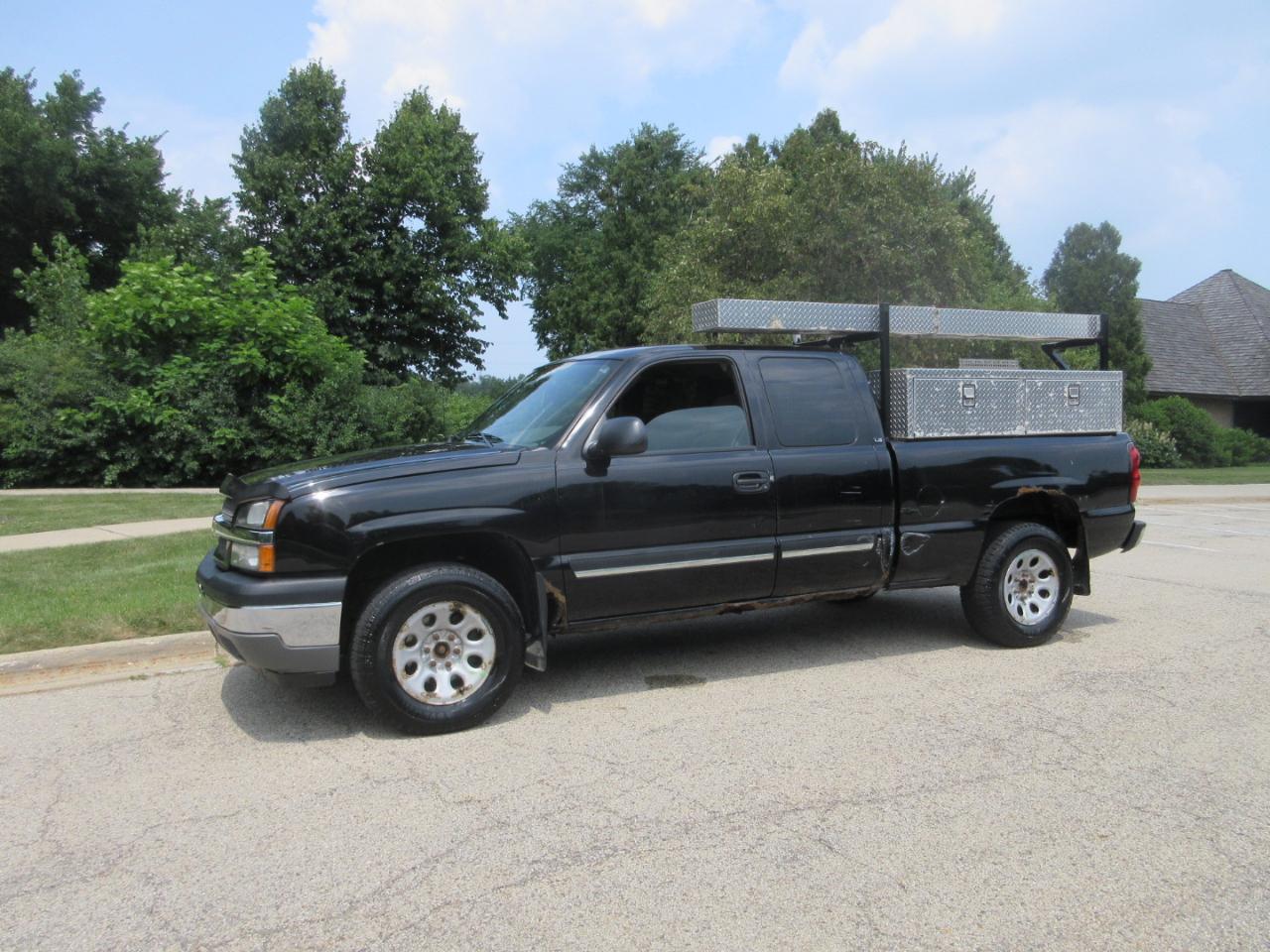 Chevrolet Silverado 1500 Ext Cab 143.5" WB 4WD LS 2005