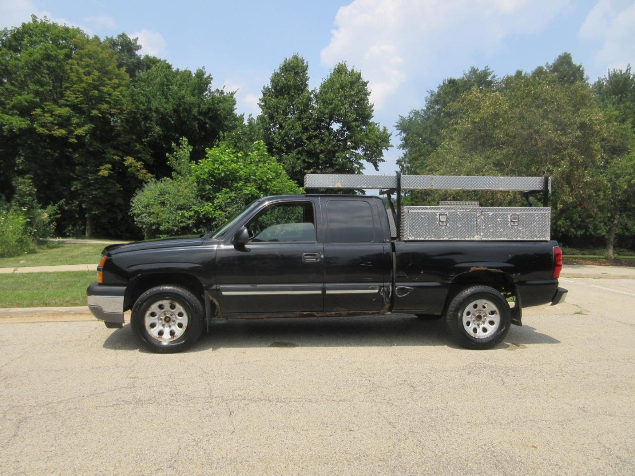 Chevrolet Silverado 1500 Ext Cab 143.5" WB 4WD LS 2005