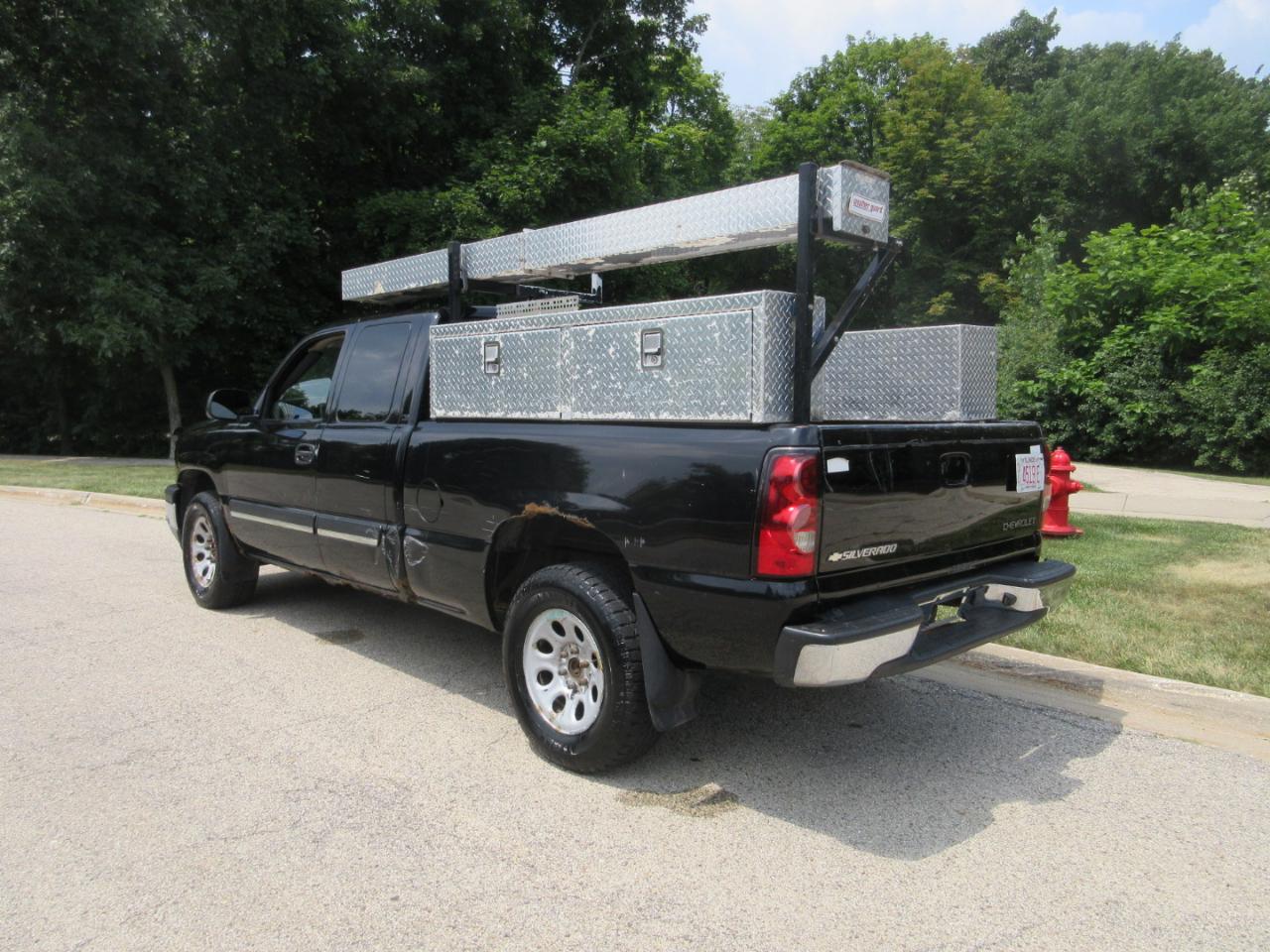 Chevrolet Silverado 1500 Ext Cab 143.5" WB 4WD LS 2005
