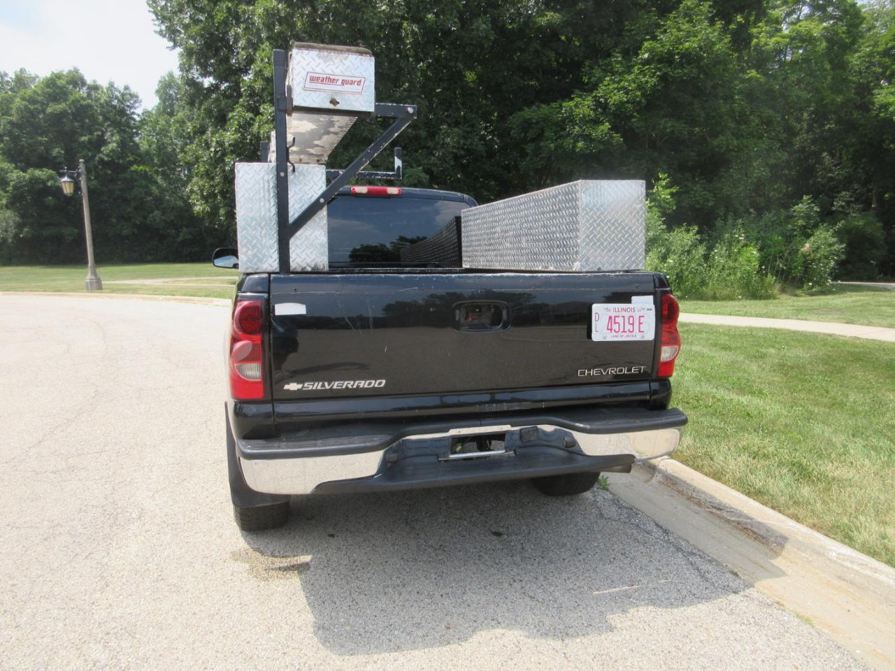 Chevrolet Silverado 1500 Ext Cab 143.5" WB 4WD LS 2005