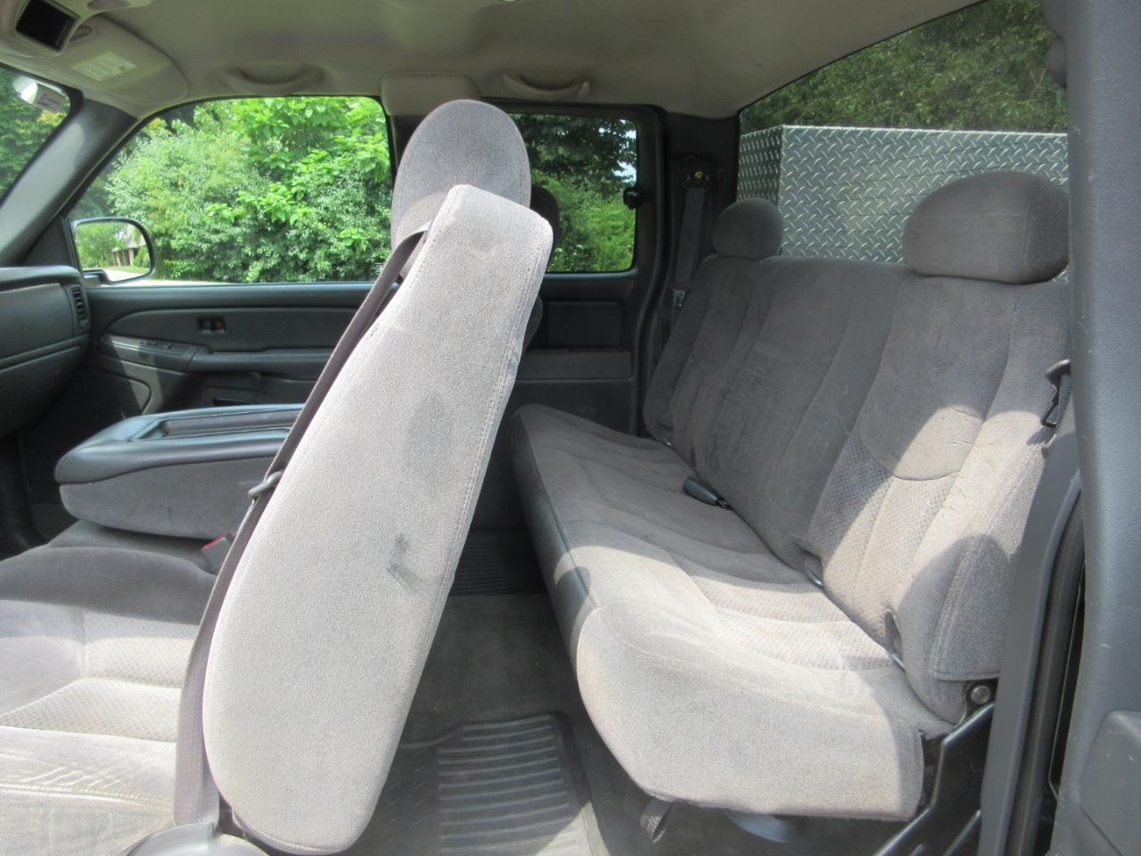 Chevrolet Silverado 1500 Ext Cab 143.5" WB 4WD LS 2005