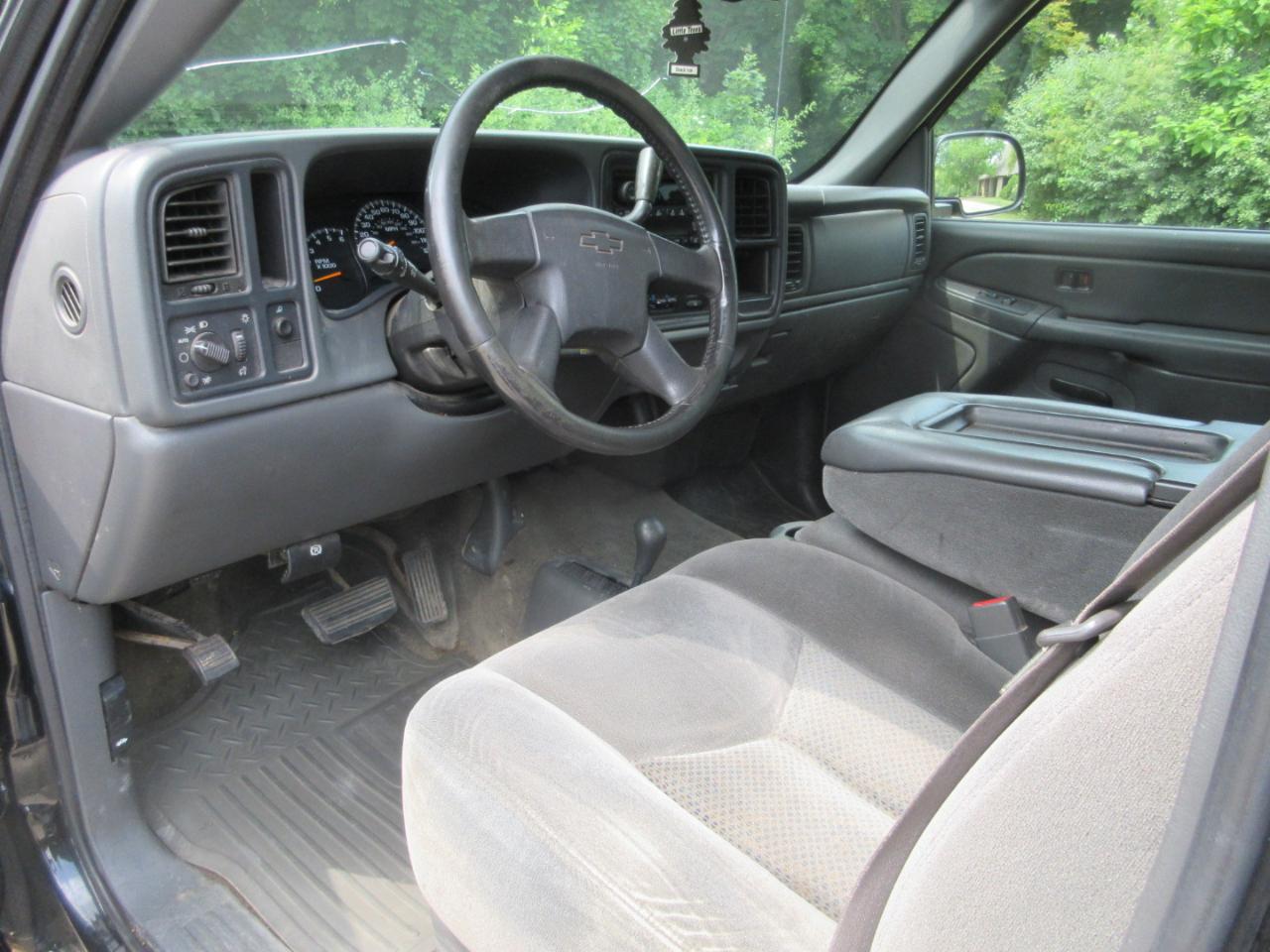 Chevrolet Silverado 1500 Ext Cab 143.5" WB 4WD LS 2005