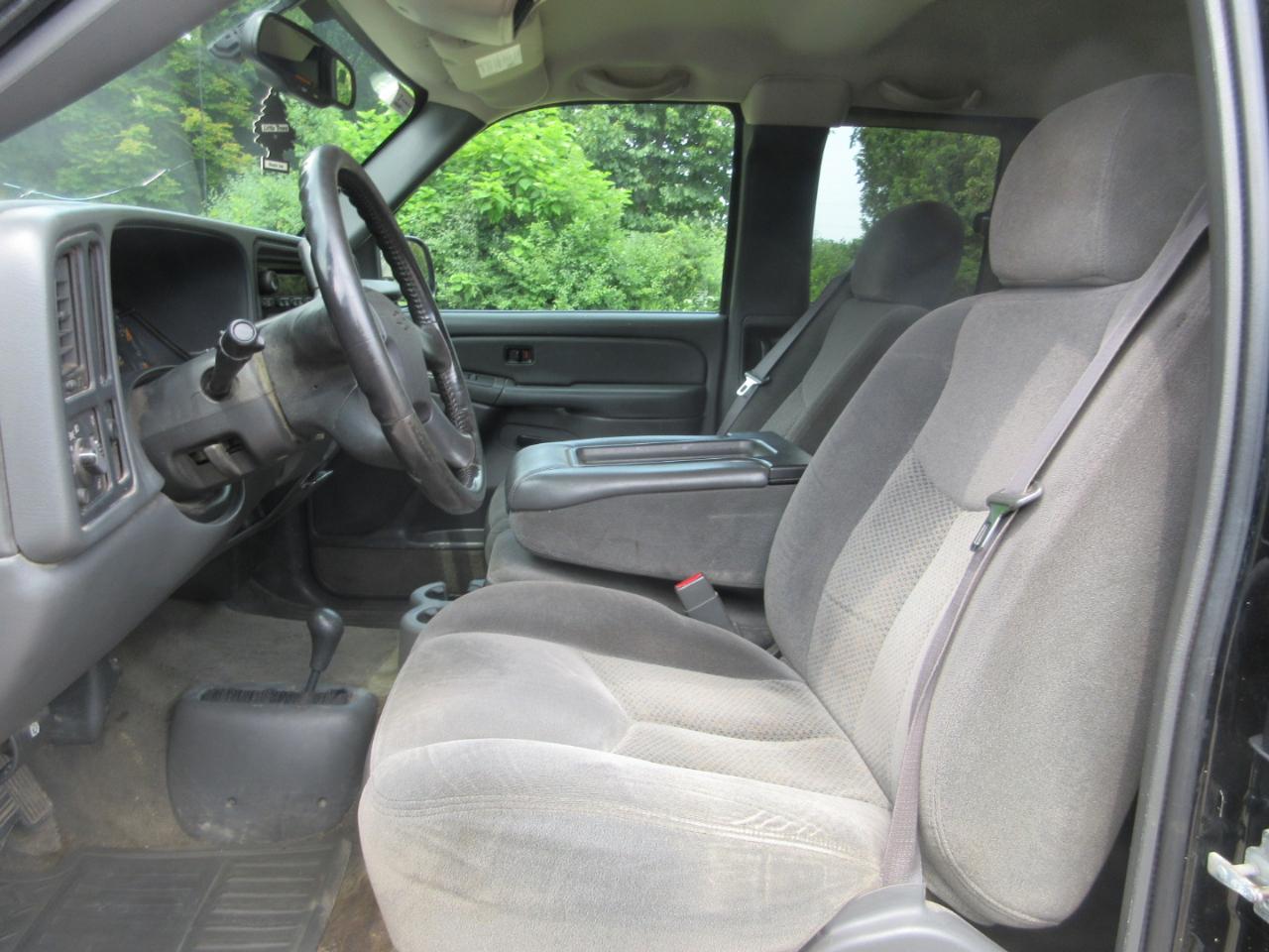 Chevrolet Silverado 1500 Ext Cab 143.5" WB 4WD LS 2005