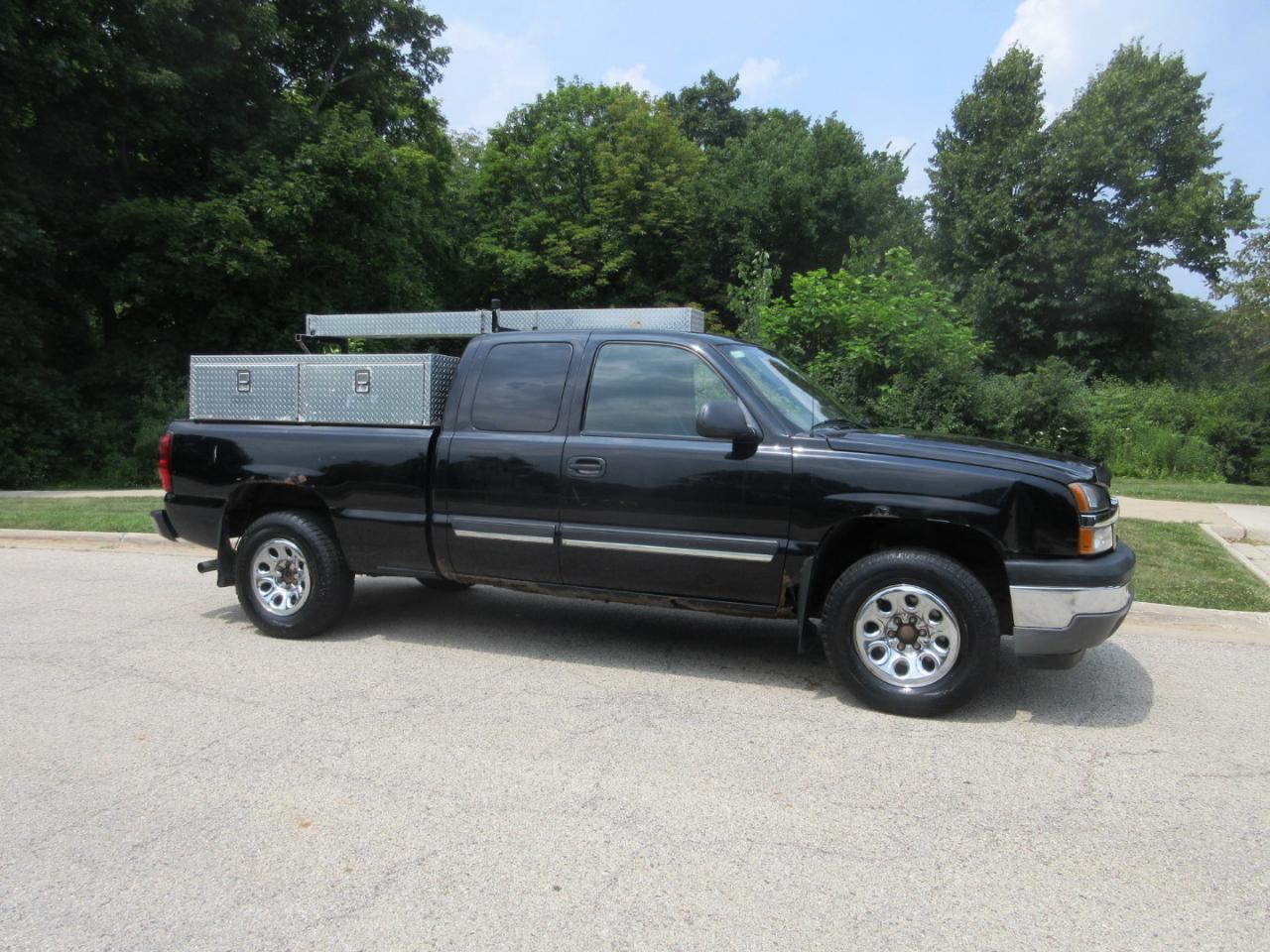 Chevrolet Silverado 1500 Ext Cab 143.5" WB 4WD LS 2005