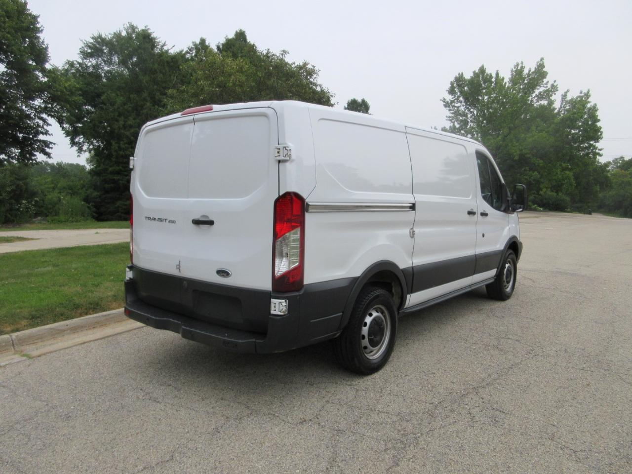 Ford Transit Van T-250 130" Low Rf 9000 GVWR Sliding RH Dr 2018
