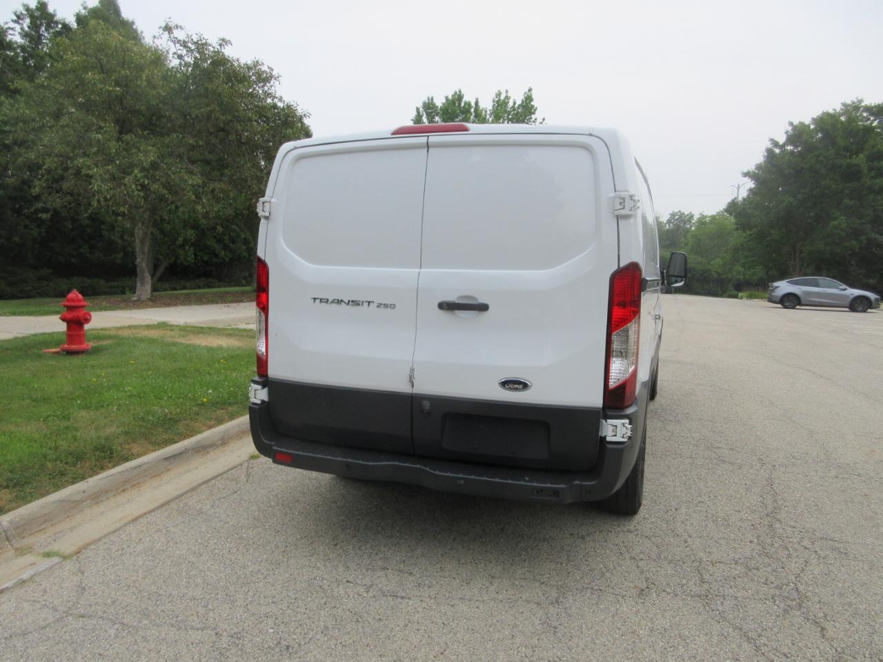 Ford Transit Van T-250 130" Low Rf 9000 GVWR Sliding RH Dr 2018