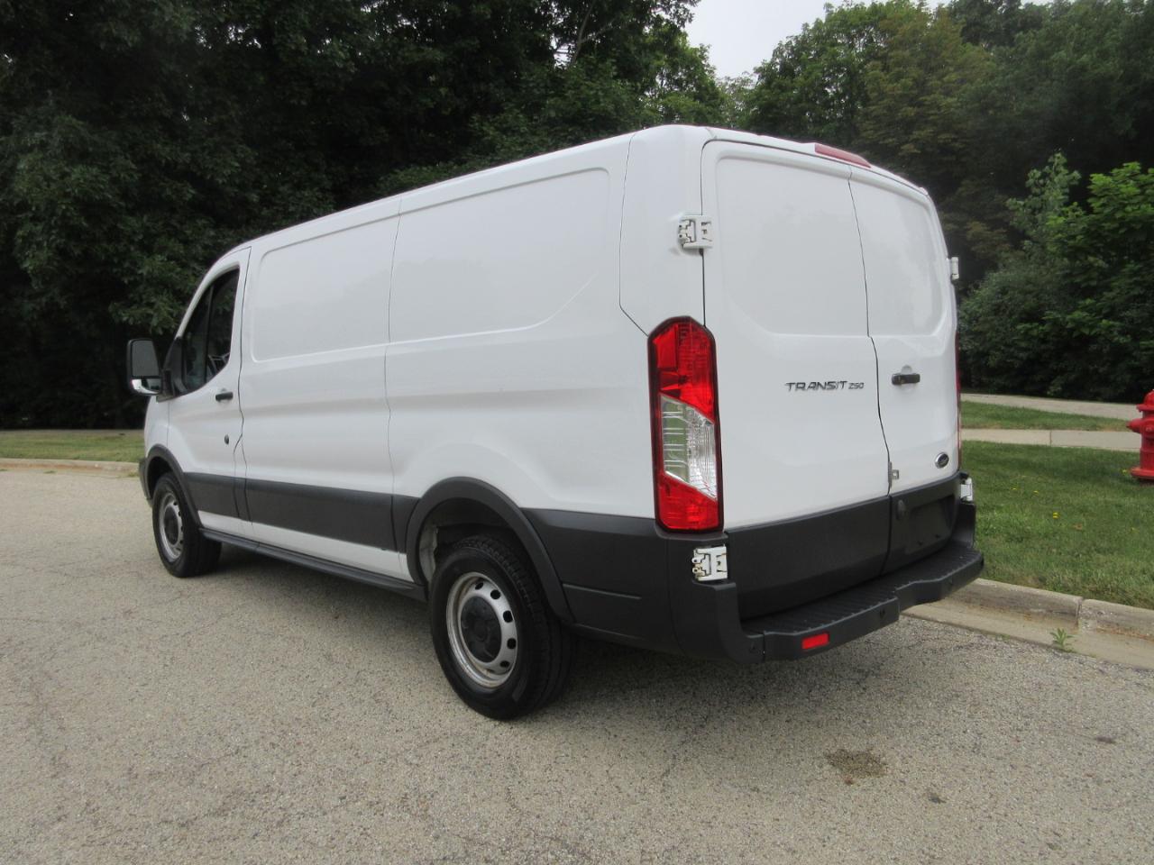 Ford Transit Van T-250 130" Low Rf 9000 GVWR Sliding RH Dr 2018