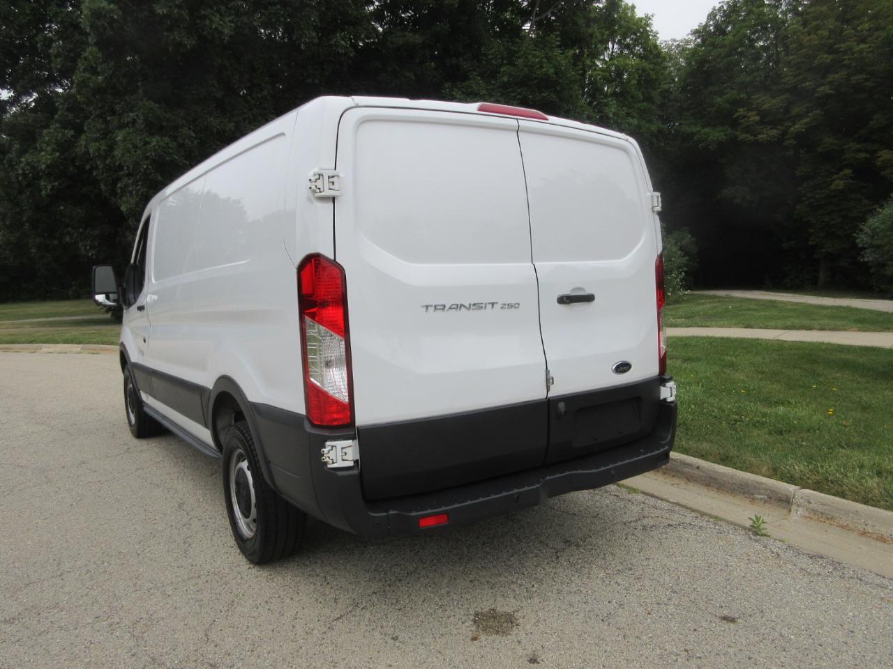 Ford Transit Van T-250 130" Low Rf 9000 GVWR Sliding RH Dr 2018