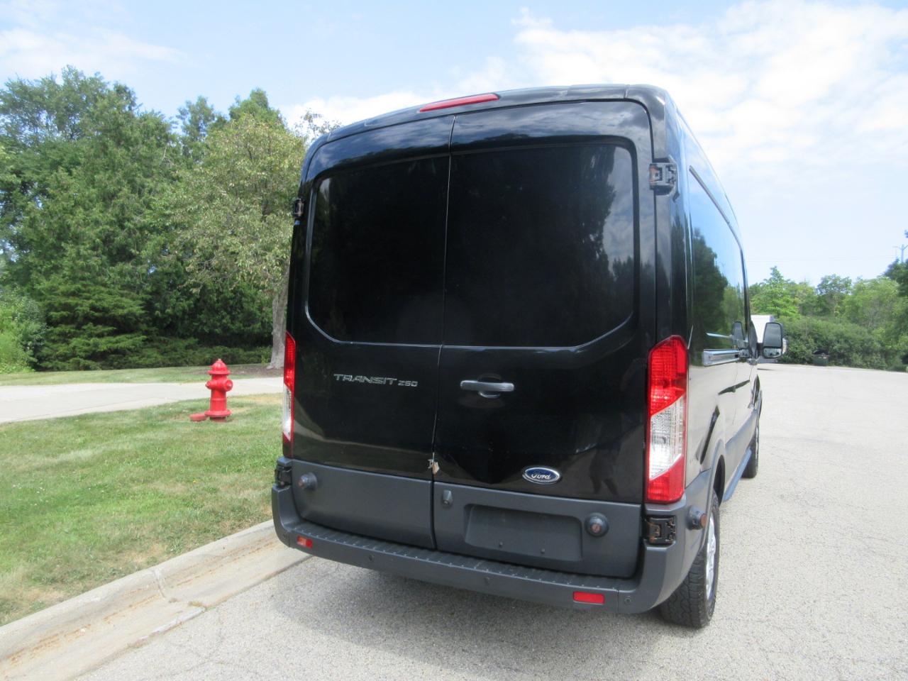 Ford Transit Cargo Van T-250 148" Med Rf 9000 GVWR Sliding RH Dr 2015