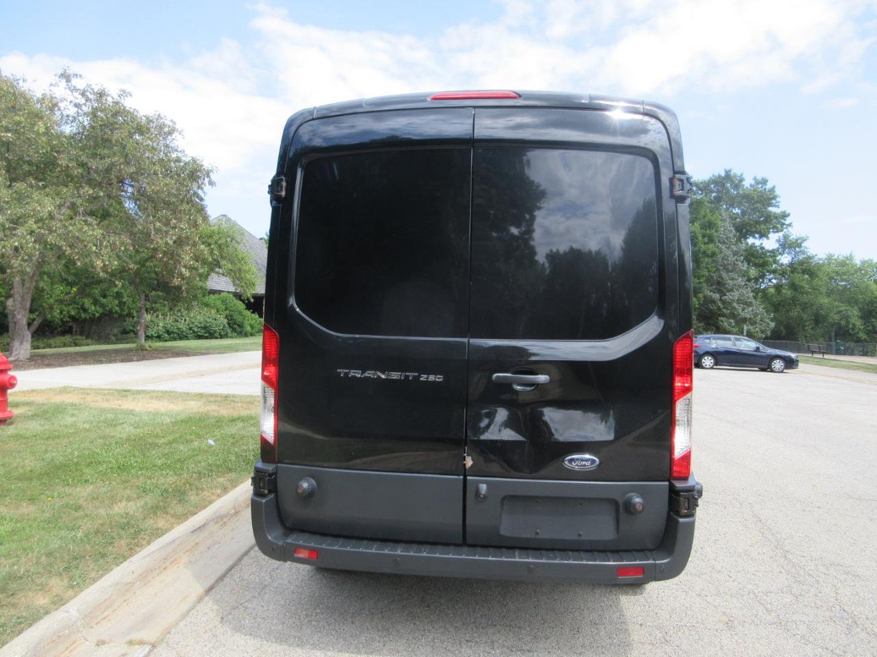 Ford Transit Cargo Van T-250 148" Med Rf 9000 GVWR Sliding RH Dr 2015
