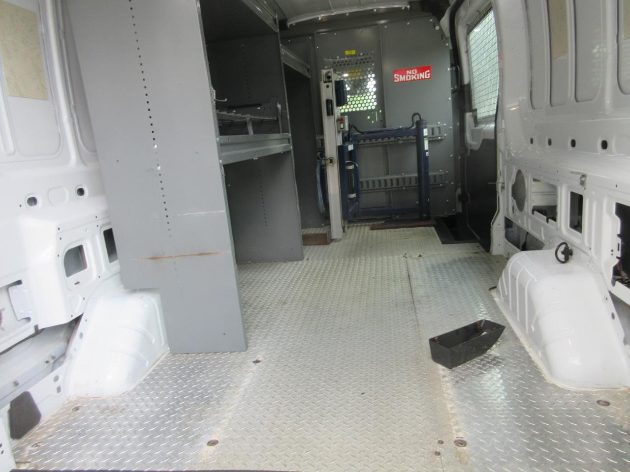 Ford Transit Van T-350 148" Med Rf 9500 GVWR Sliding RH Dr 2018