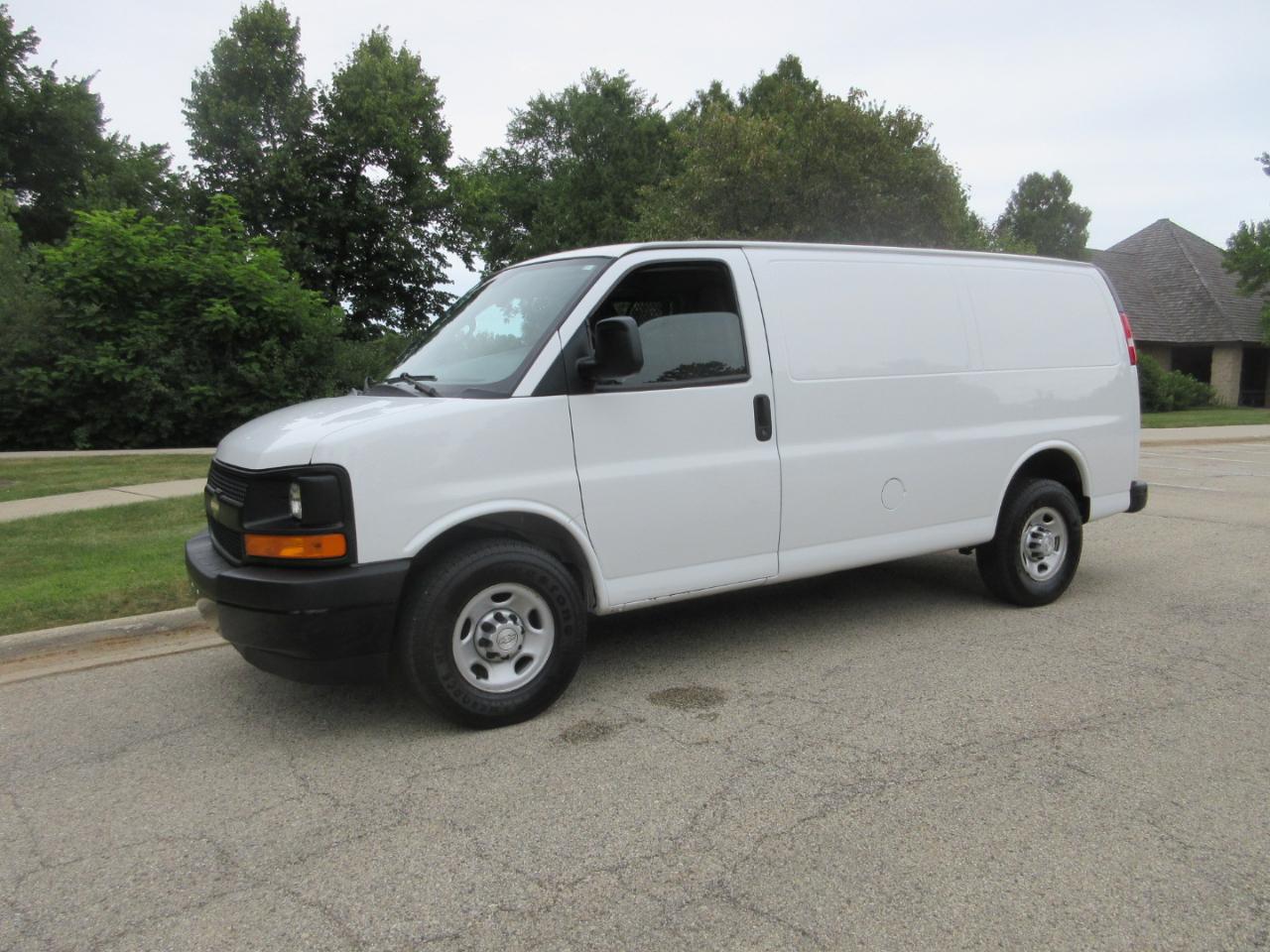 Chevrolet Express Cargo Van RWD 2500 135" 2017