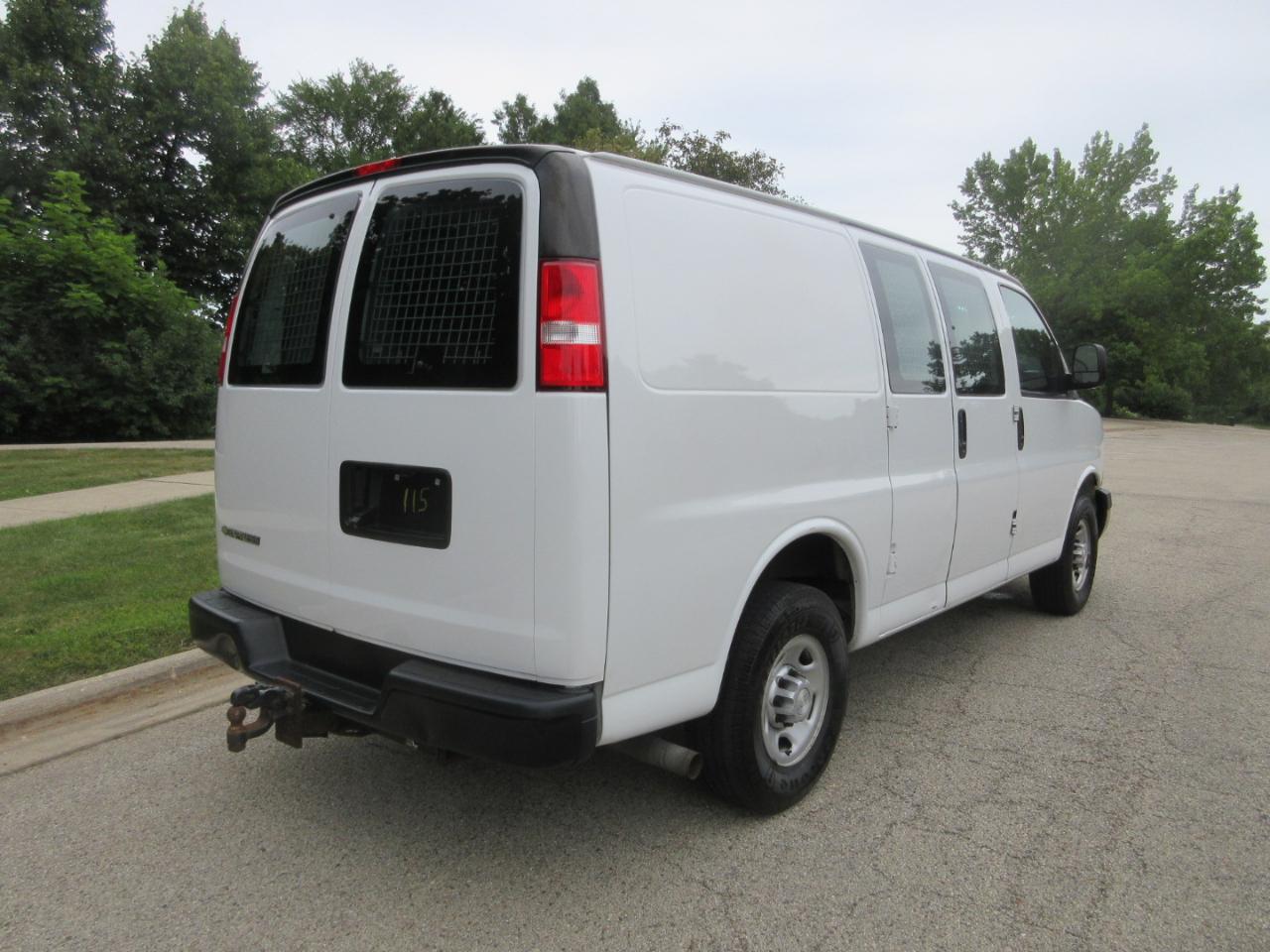 Chevrolet Express Cargo Van RWD 2500 135" 2017