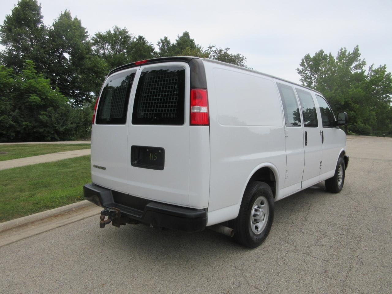 Chevrolet Express Cargo Van RWD 2500 135" 2017