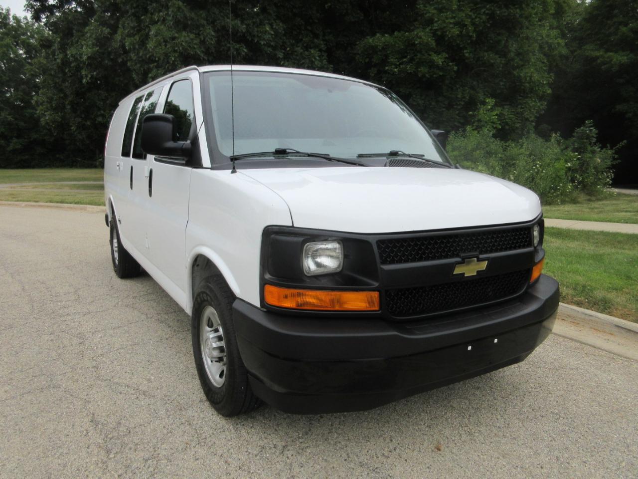 Chevrolet Express Cargo Van RWD 2500 135" 2017