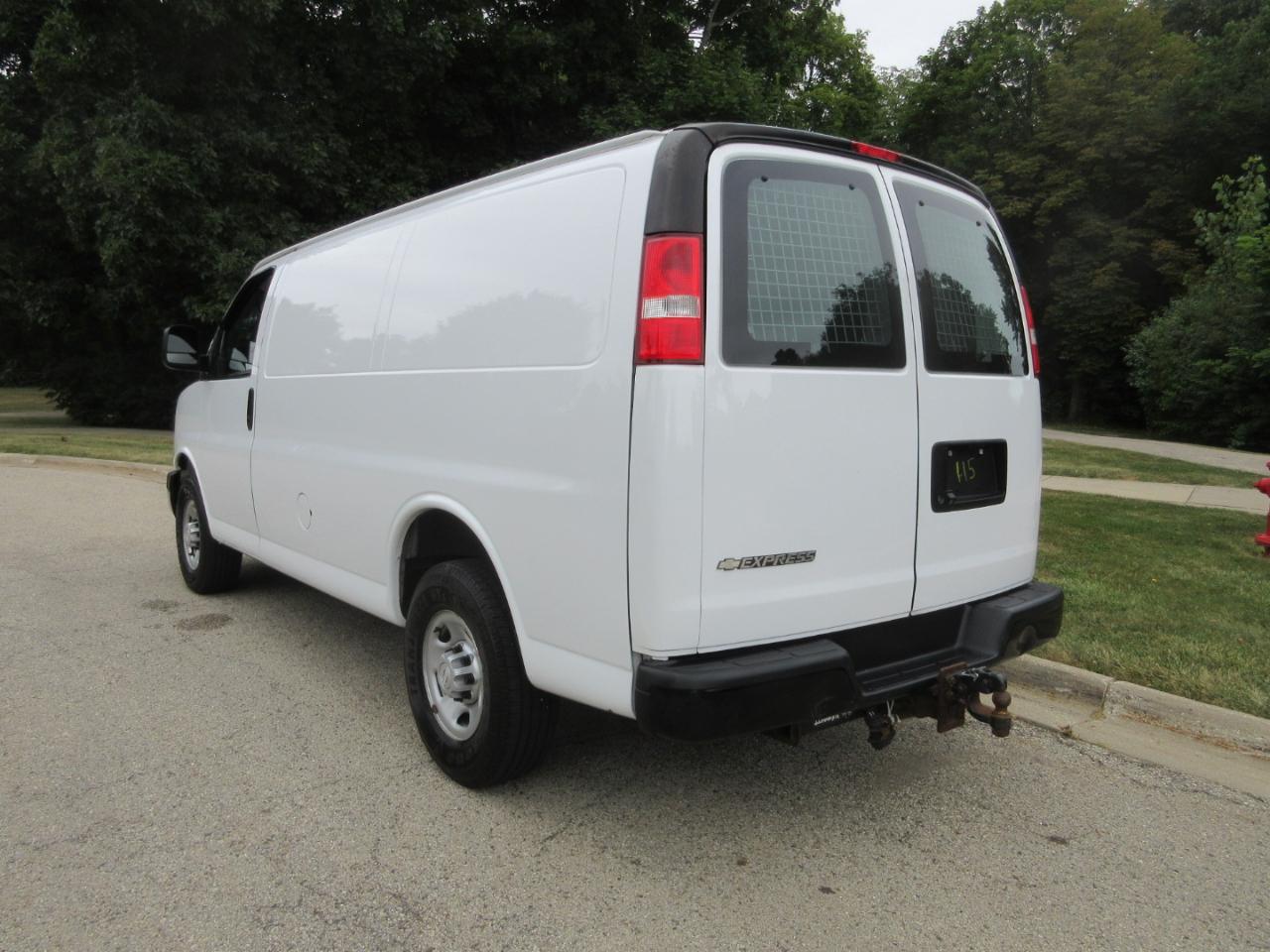 Chevrolet Express Cargo Van RWD 2500 135" 2017