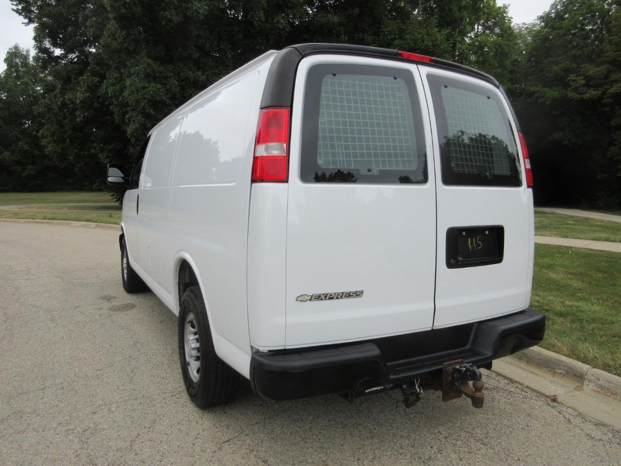 Chevrolet Express Cargo Van RWD 2500 135" 2017