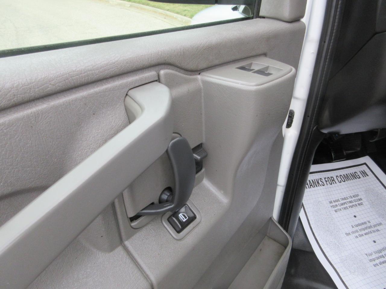 Chevrolet Express Cargo Van RWD 2500 135" 2017