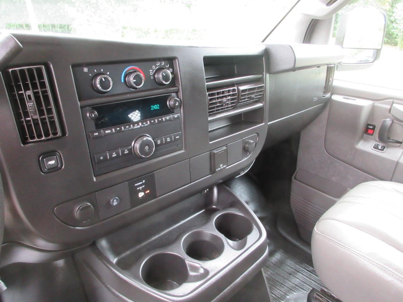 Chevrolet Express Cargo Van RWD 2500 135" 2017