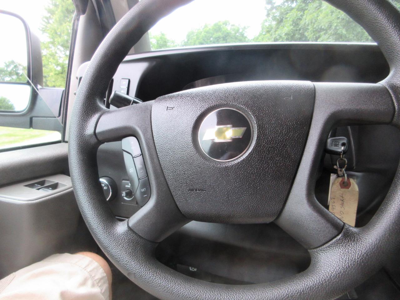 Chevrolet Express Cargo Van RWD 2500 135" 2017