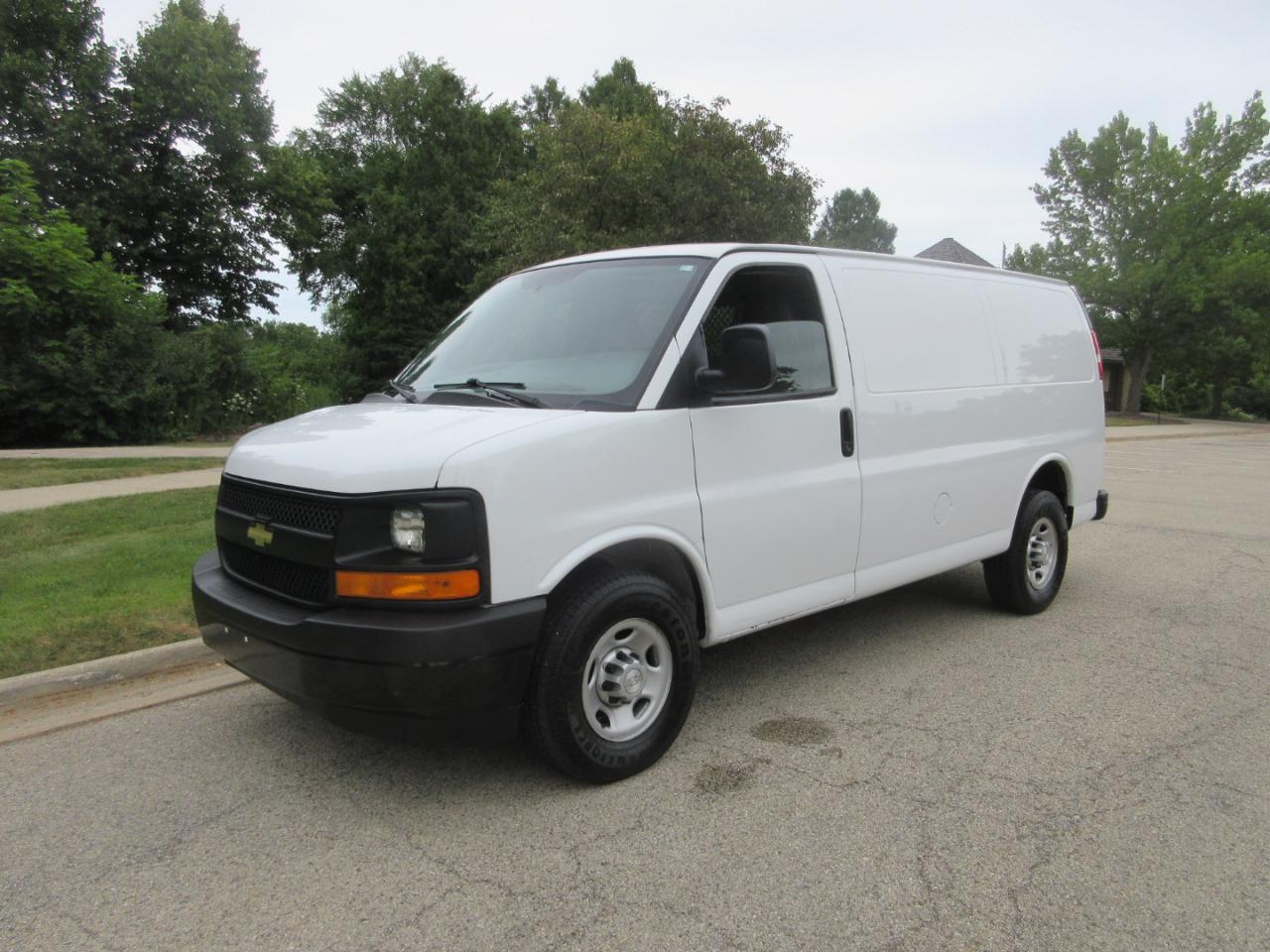 Chevrolet Express Cargo Van RWD 2500 135" 2017