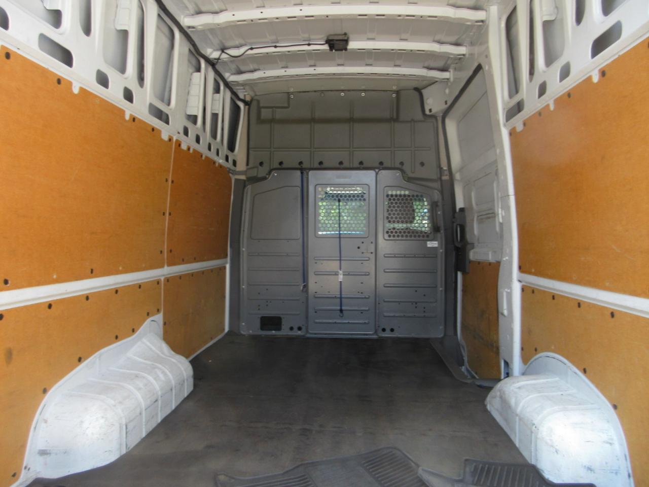 Nissan NV Cargo NV2500 HD High Roof V6 SV 2020