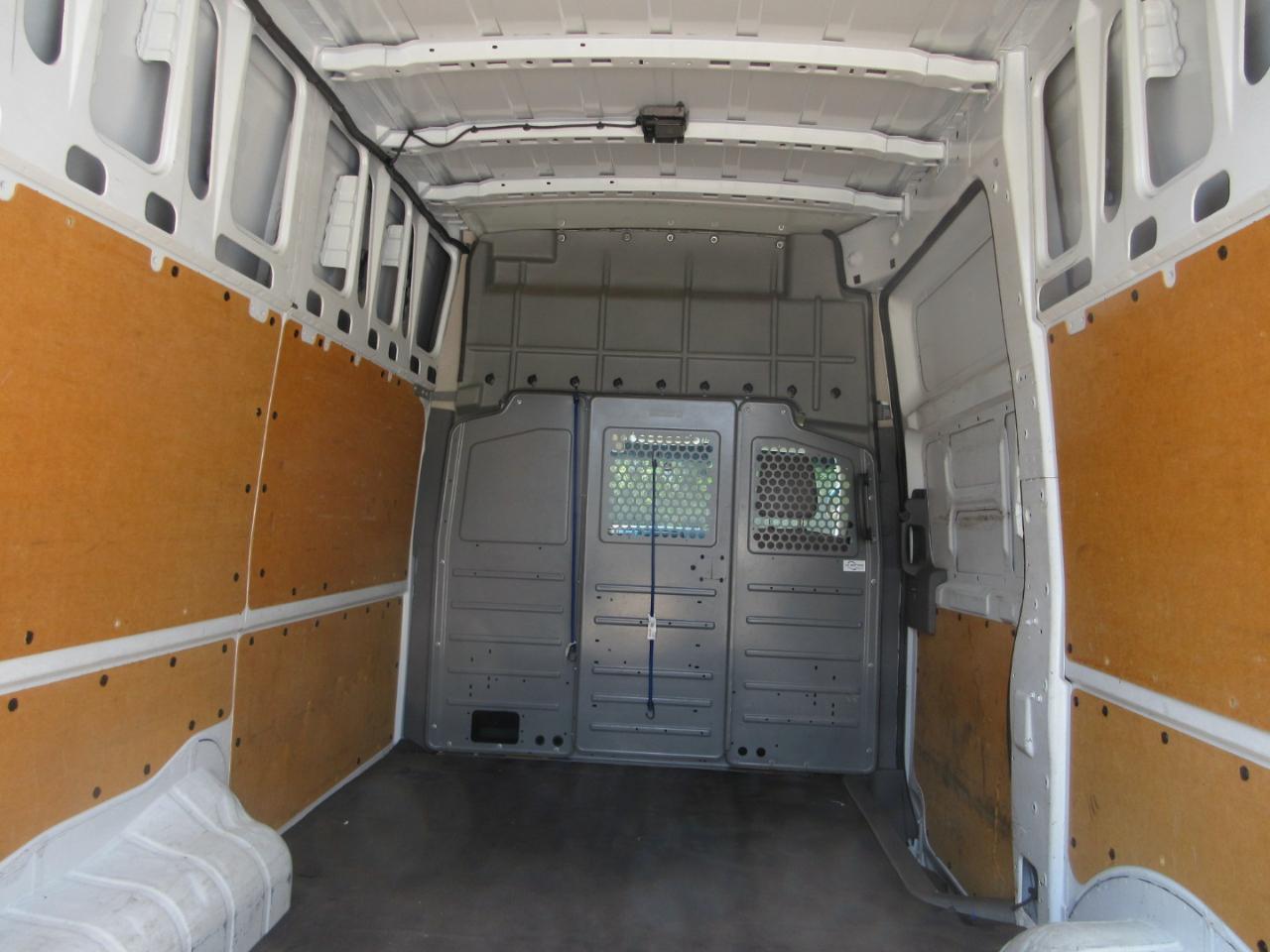 Nissan NV Cargo NV2500 HD High Roof V6 SV 2020