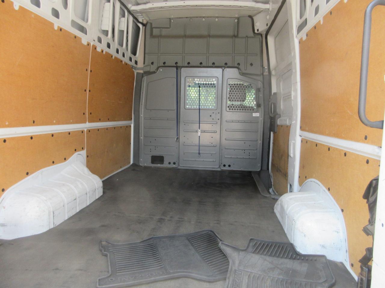 Nissan NV Cargo NV2500 HD High Roof V6 SV 2020