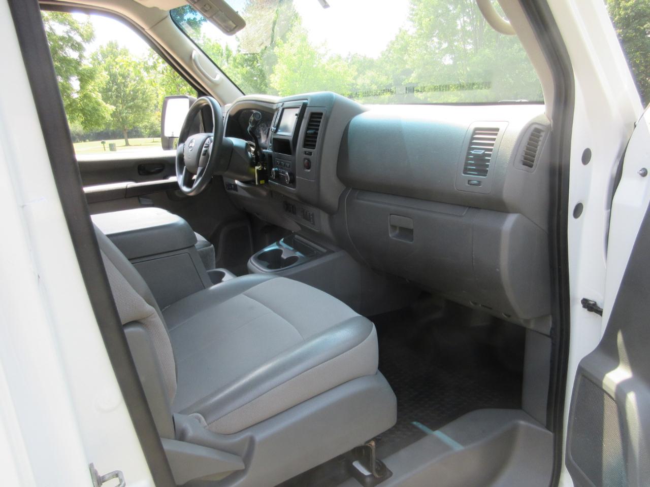 Nissan NV Cargo NV2500 HD High Roof V6 SV 2020