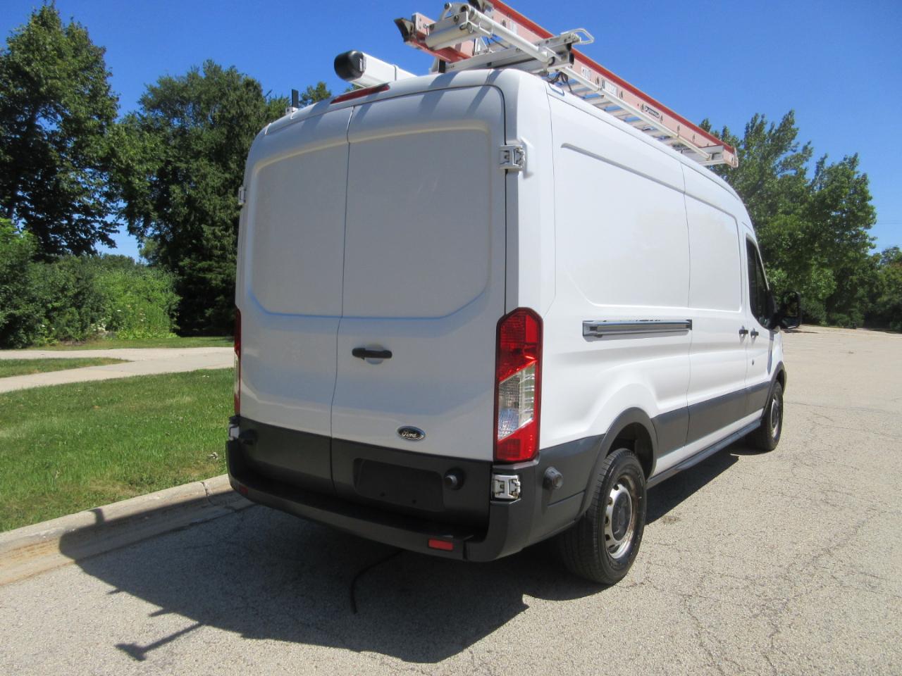 Ford Transit Cargo Van T-250 148" Med Rf 9000 GVWR Sliding RH Dr 2015
