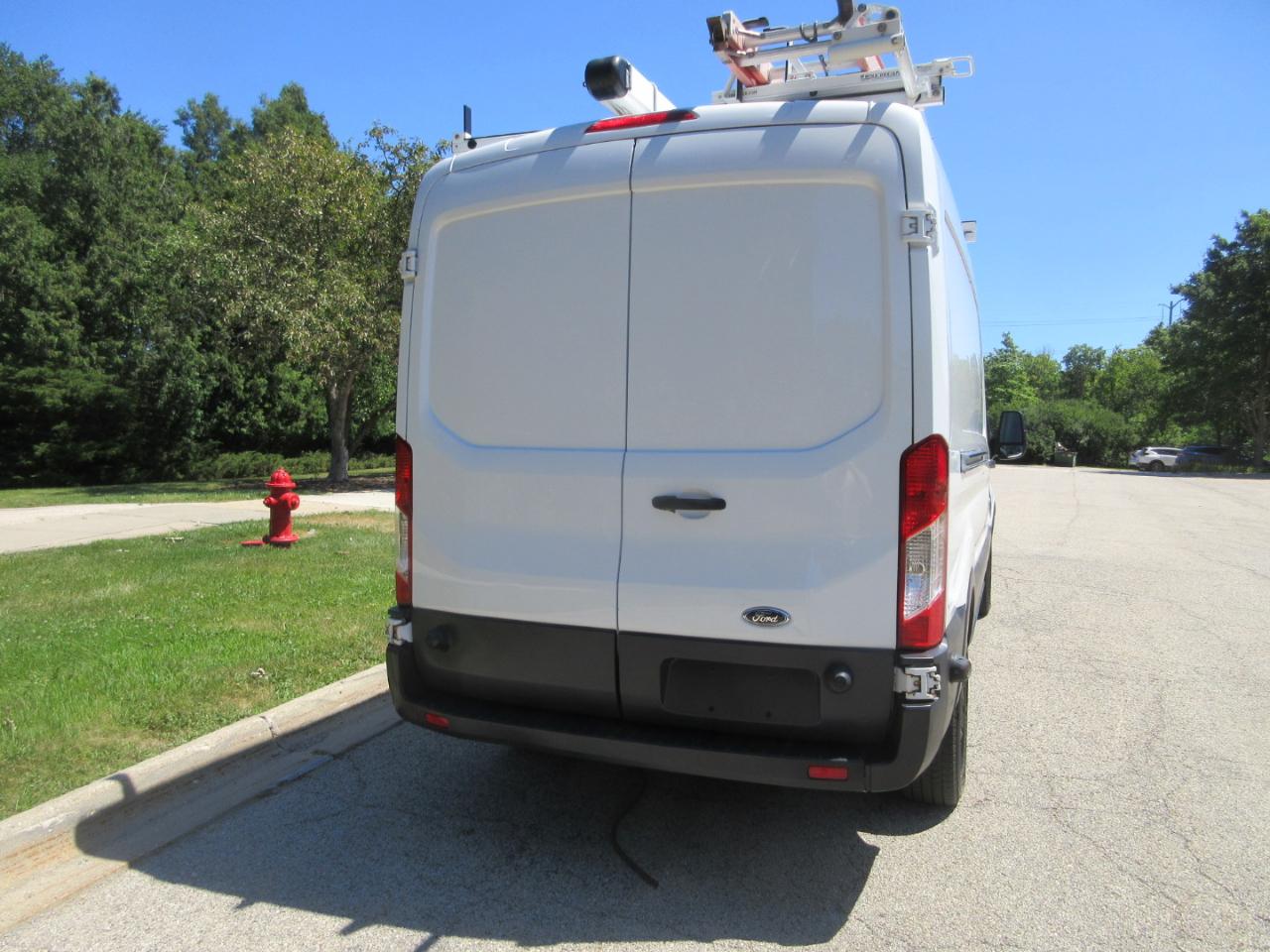 Ford Transit Cargo Van T-250 148" Med Rf 9000 GVWR Sliding RH Dr 2015