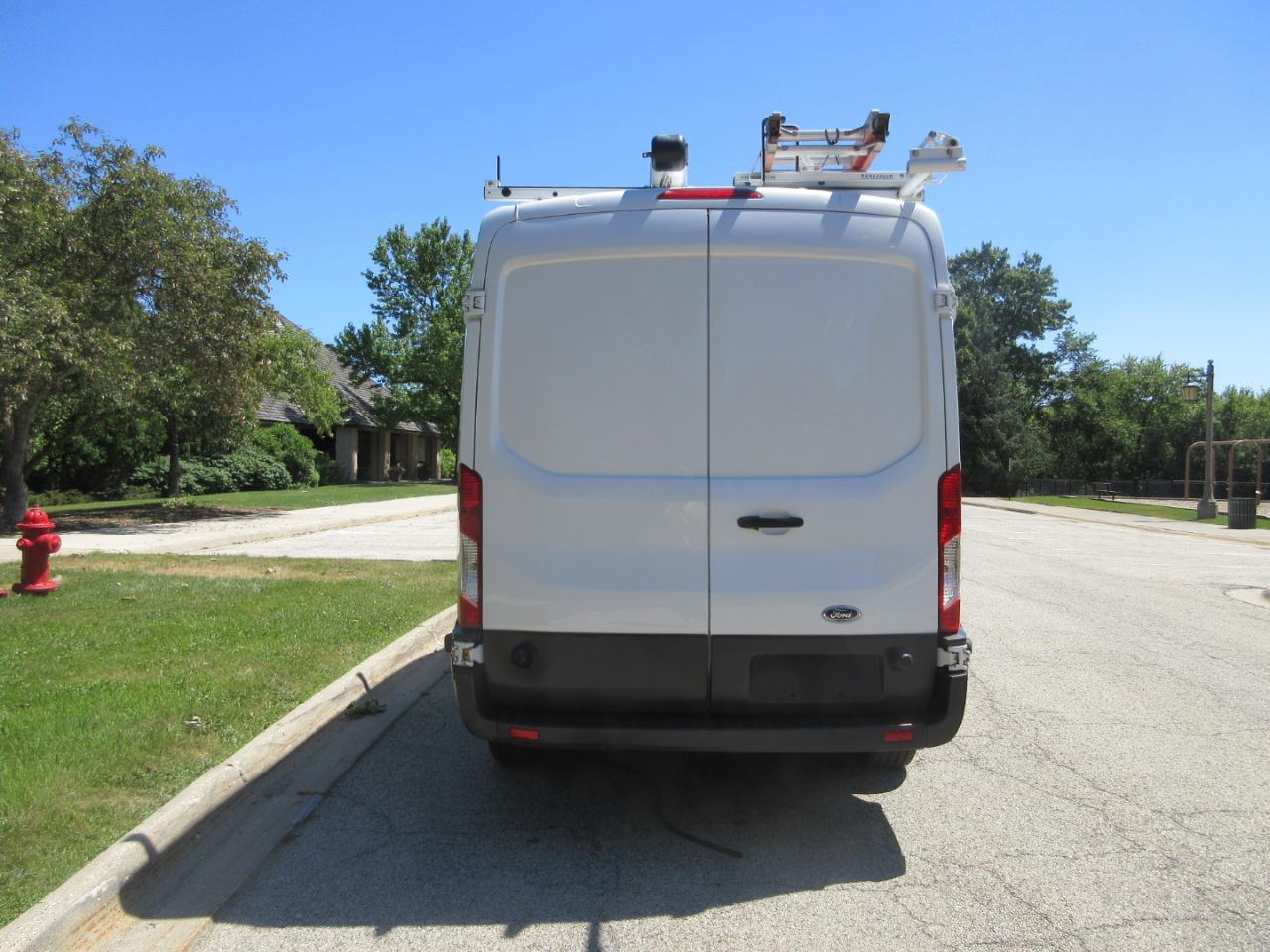 Ford Transit Cargo Van T-250 148" Med Rf 9000 GVWR Sliding RH Dr 2015