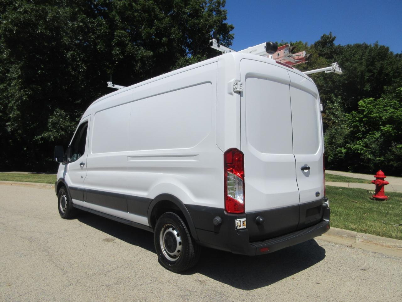 Ford Transit Cargo Van T-250 148" Med Rf 9000 GVWR Sliding RH Dr 2015