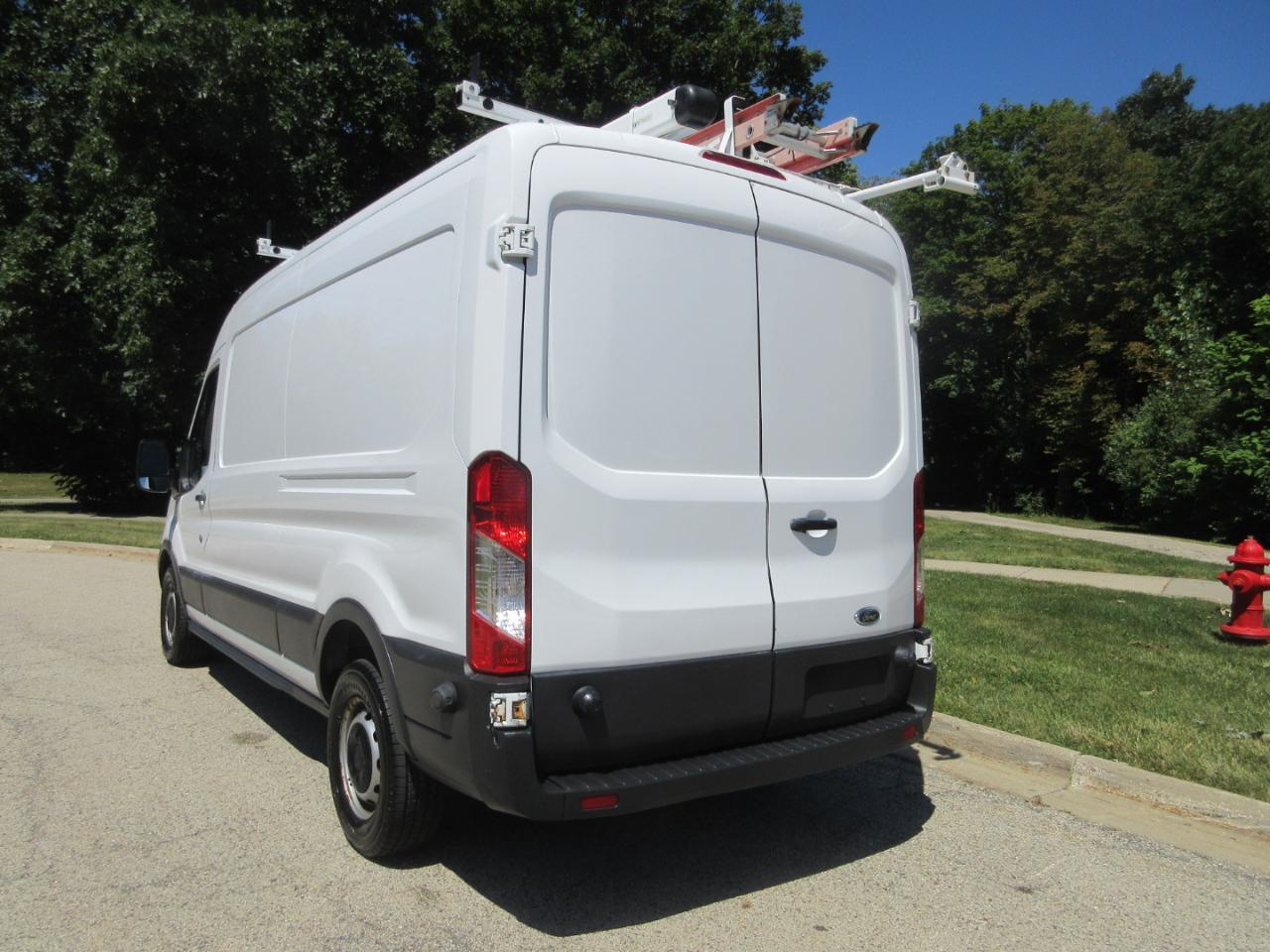 Ford Transit Cargo Van T-250 148" Med Rf 9000 GVWR Sliding RH Dr 2015