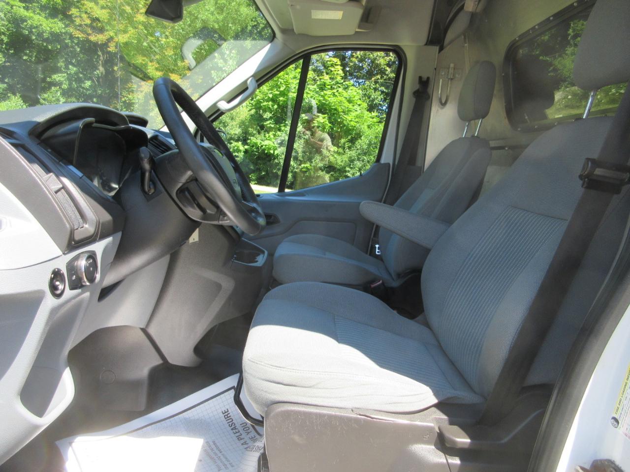 Ford Transit Cargo Van T-250 148" Med Rf 9000 GVWR Sliding RH Dr 2015