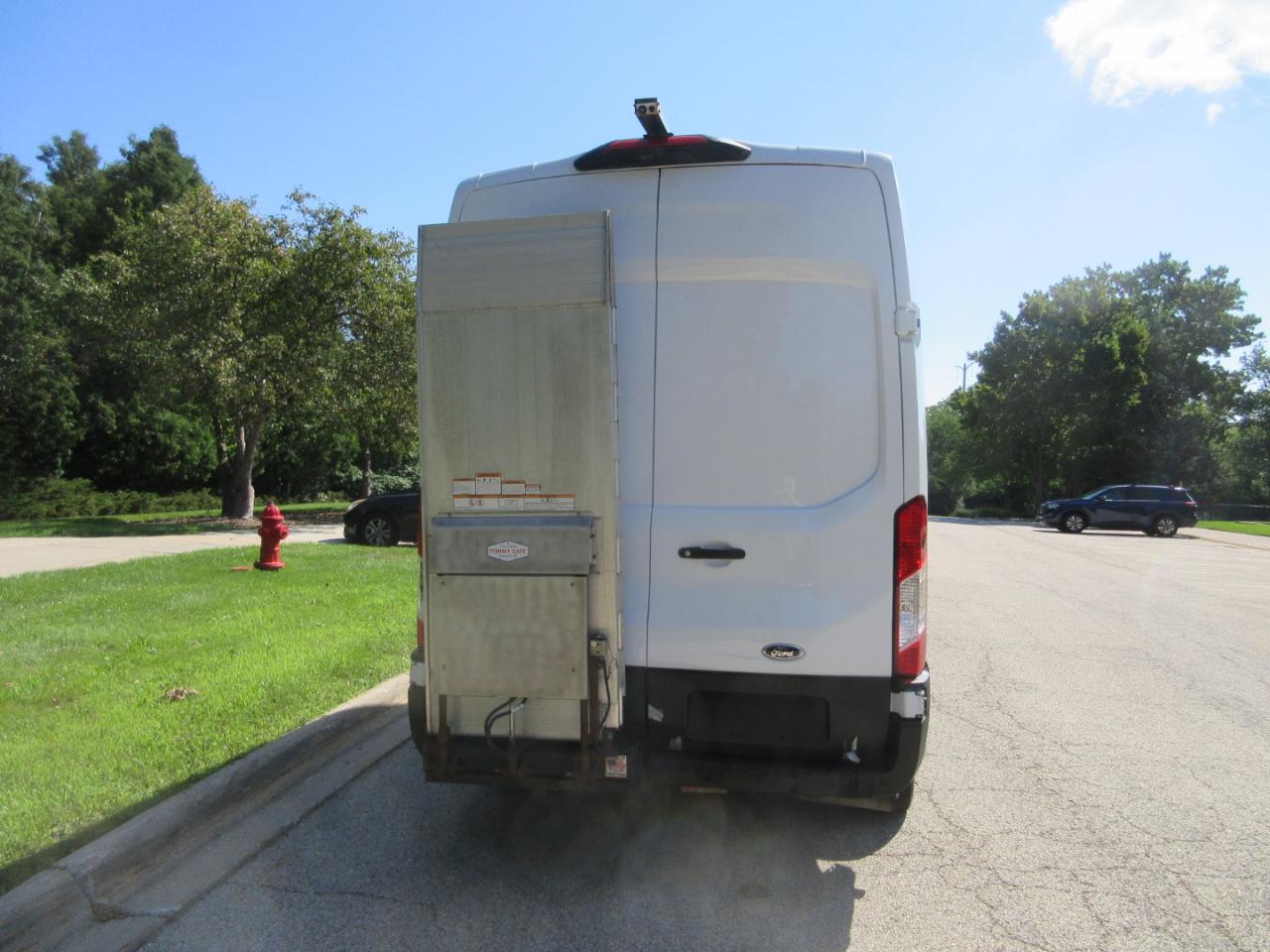 Ford Transit Cargo Van T-250 148" Hi Rf 9070 GVWR RWD 2021