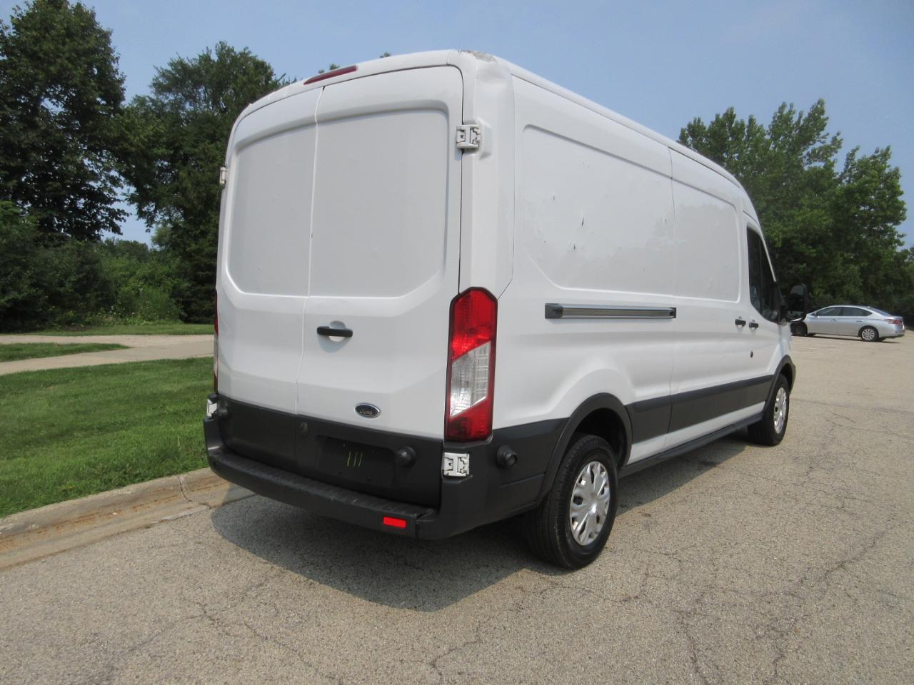 Ford Transit Cargo Van T-250 148" Med Rf 9000 GVWR Sliding RH Dr 2016