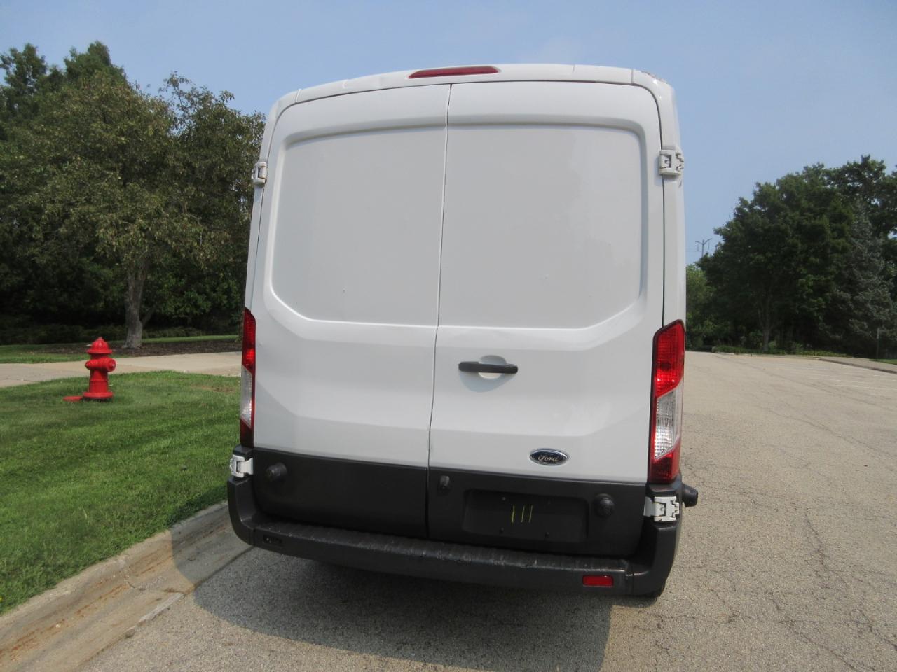 Ford Transit Cargo Van T-250 148" Med Rf 9000 GVWR Sliding RH Dr 2016