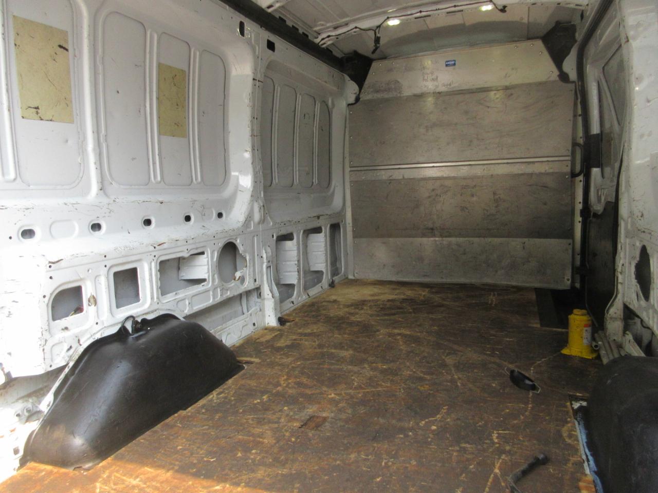 Ford Transit Cargo Van T-250 148" Med Rf 9000 GVWR Sliding RH Dr 2016