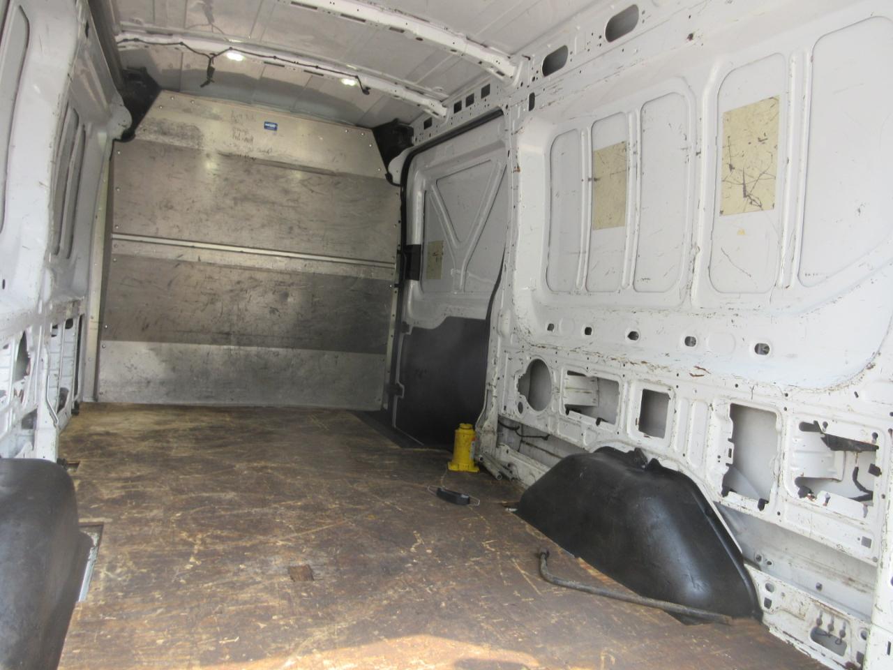 Ford Transit Cargo Van T-250 148" Med Rf 9000 GVWR Sliding RH Dr 2016