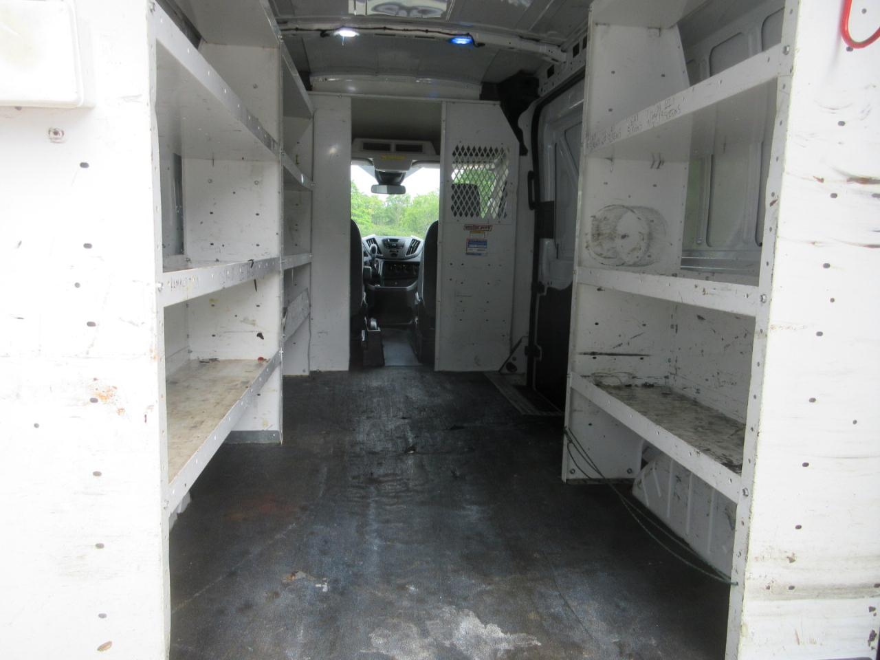 Ford Transit Van T-250 148" Med Rf 9000 GVWR Sliding RH Dr 2019