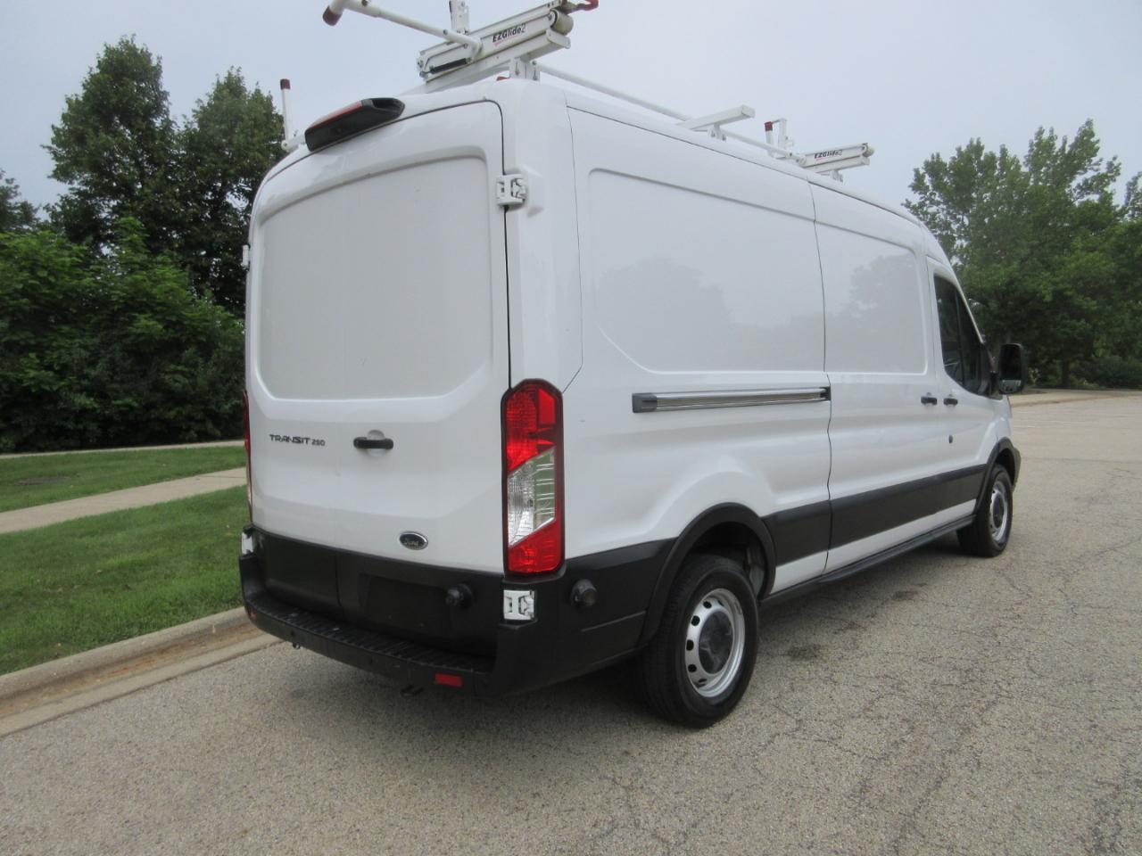 Ford Transit Van T-250 148" Med Rf 9000 GVWR Sliding RH Dr 2019