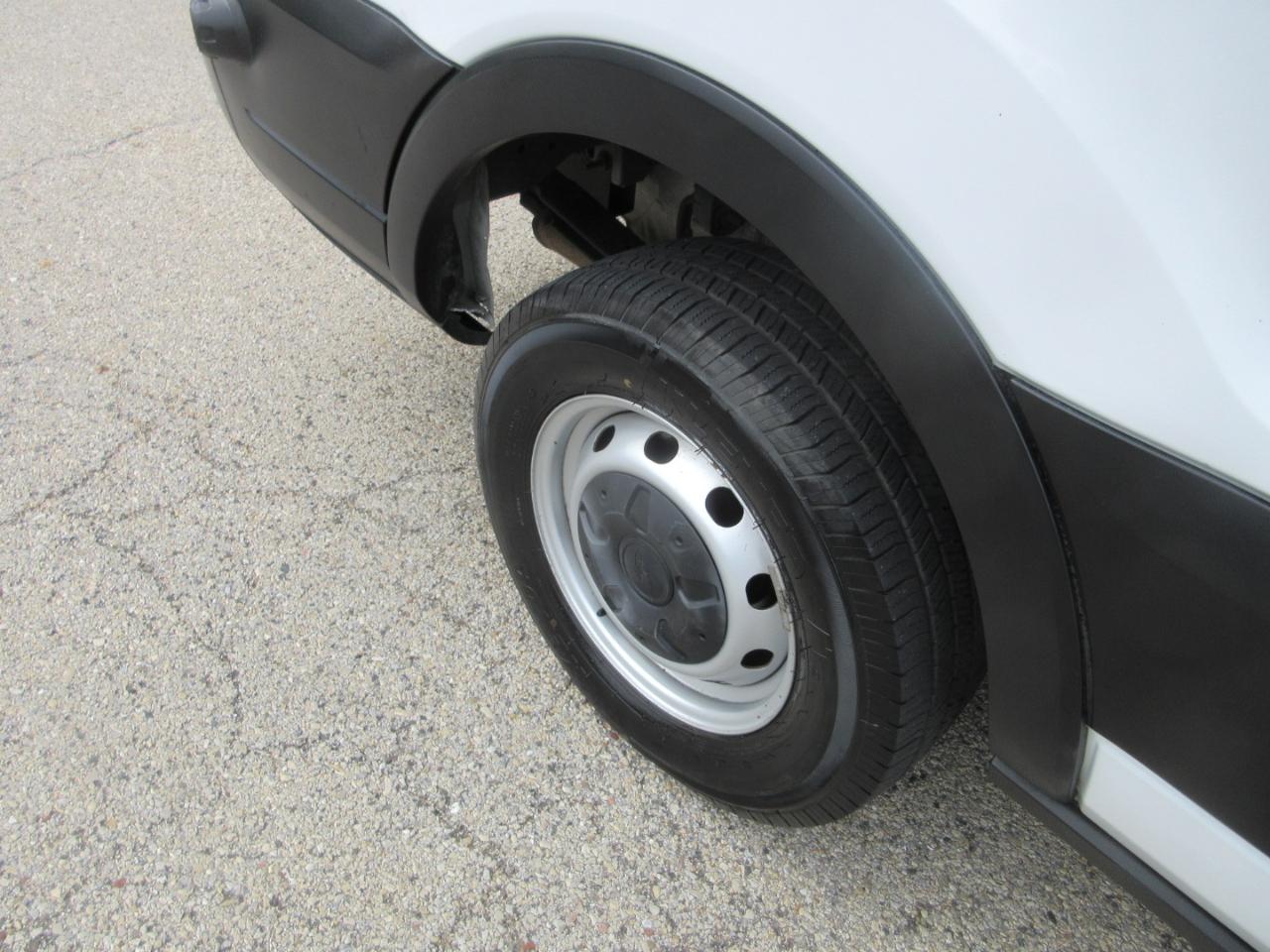 Ford Transit Van T-250 148" Med Rf 9000 GVWR Sliding RH Dr 2019
