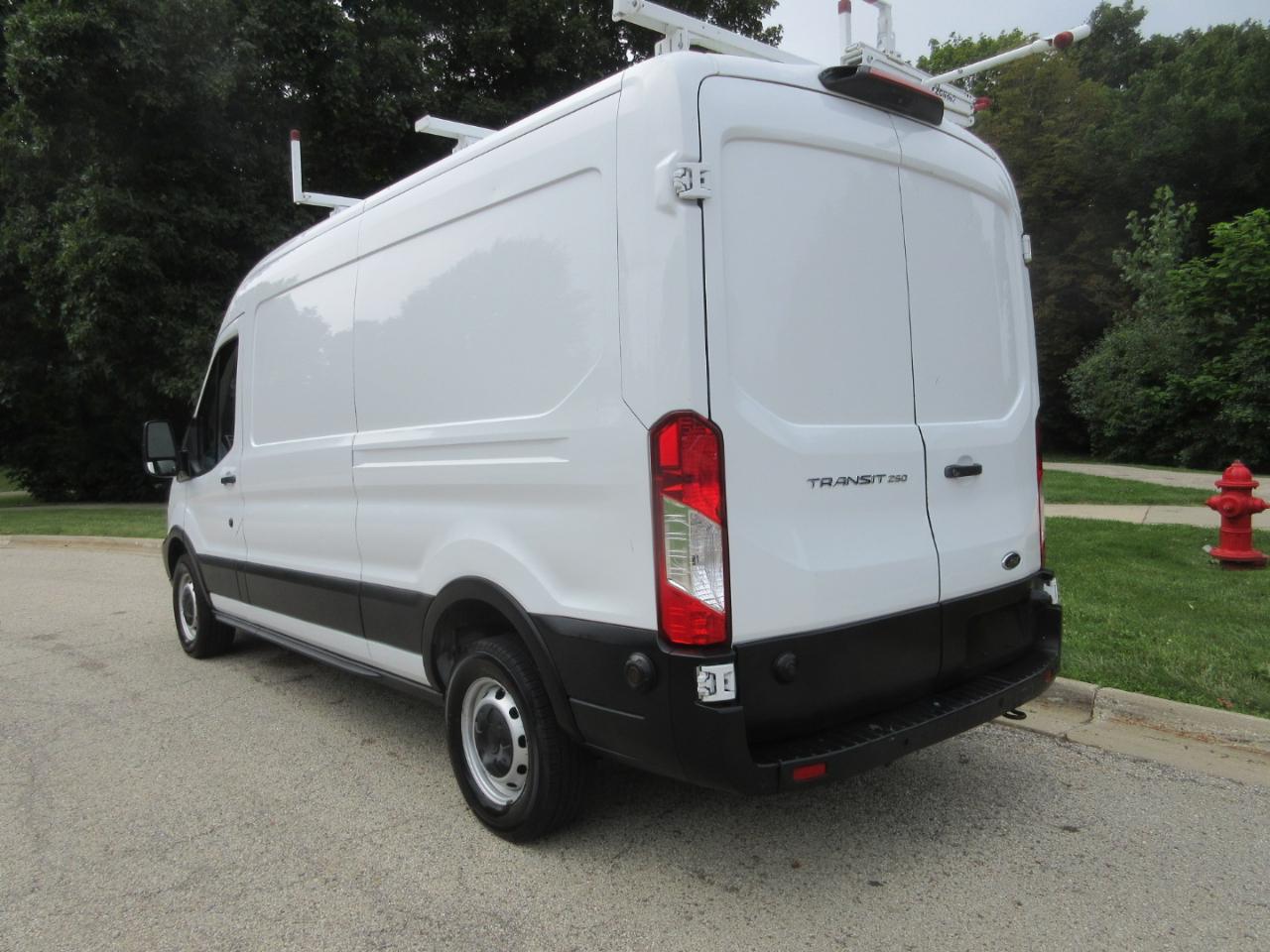 Ford Transit Van T-250 148" Med Rf 9000 GVWR Sliding RH Dr 2019