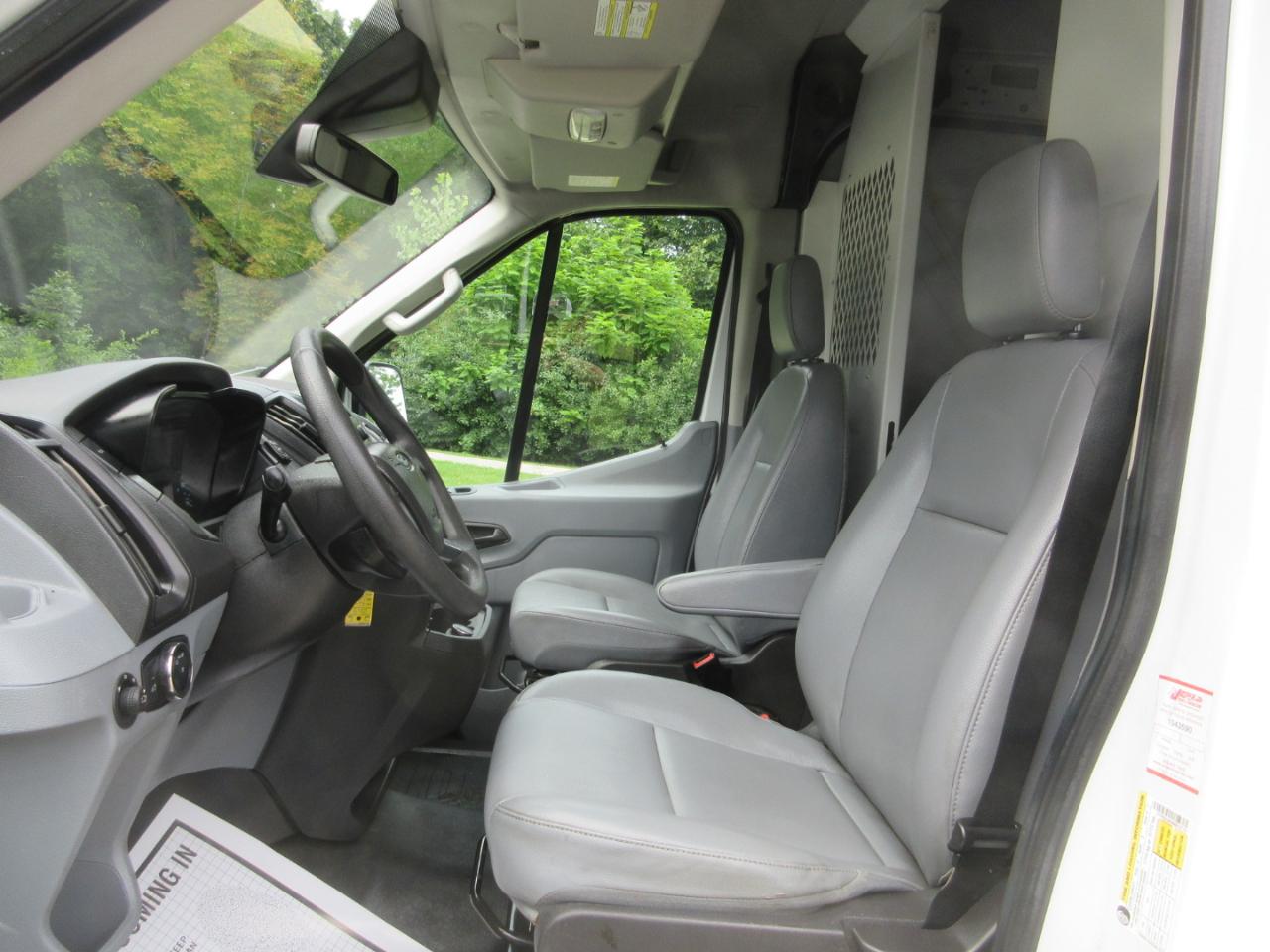 Ford Transit Van T-250 148" Med Rf 9000 GVWR Sliding RH Dr 2019