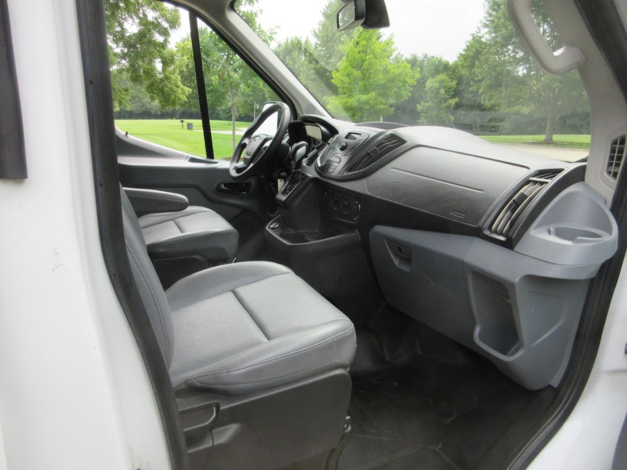 Ford Transit Van T-250 148" Med Rf 9000 GVWR Sliding RH Dr 2019
