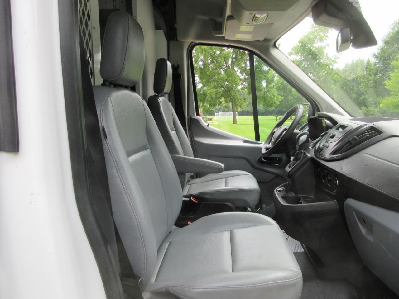 Ford Transit Van T-250 148" Med Rf 9000 GVWR Sliding RH Dr 2019