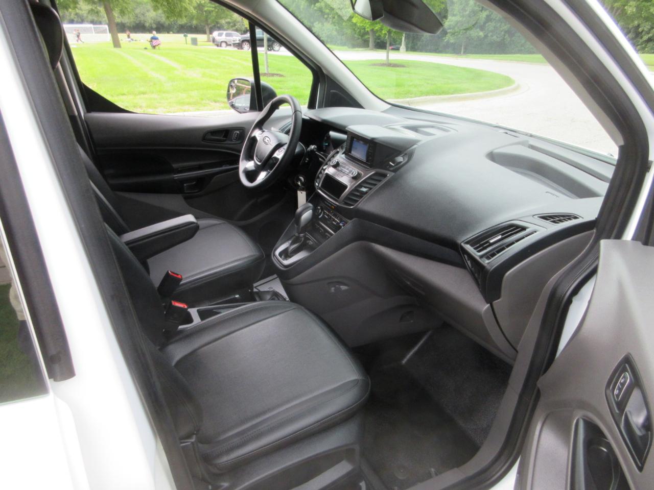 Ford Transit Connect Van XL LWB w/Rear Symmetrical Doors 2023